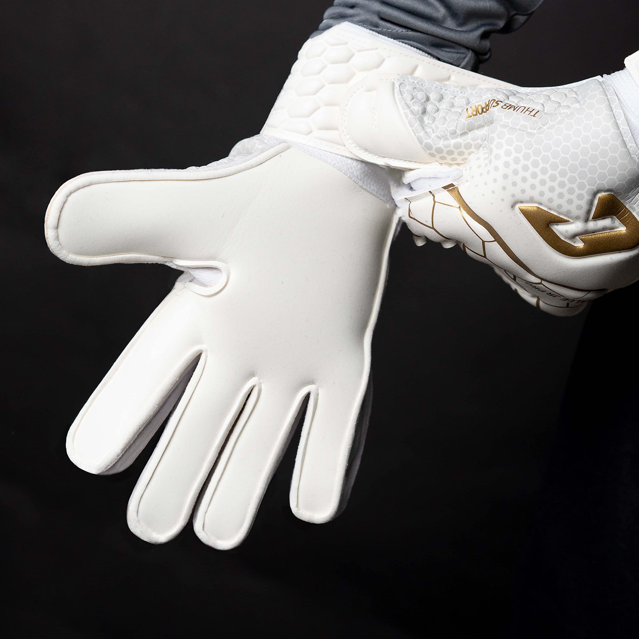 CATCH & KEEP Guanti da portiere Kralle Junior Pro 3.0 - Guanti portiere bambino - Falcon Grip ultra forte - Ottima vestibilità per bambini (4, Oro/Bianco)