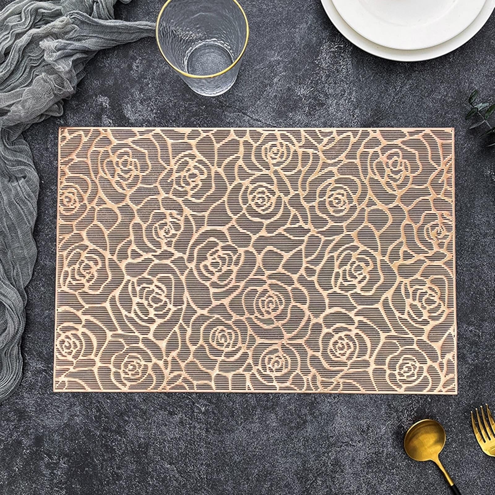 Sets de table or rose anti-tache et faciles à nettoyer 30x45 cm pour protéger votre table