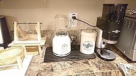 Review Image by Hsiu Ching Sun