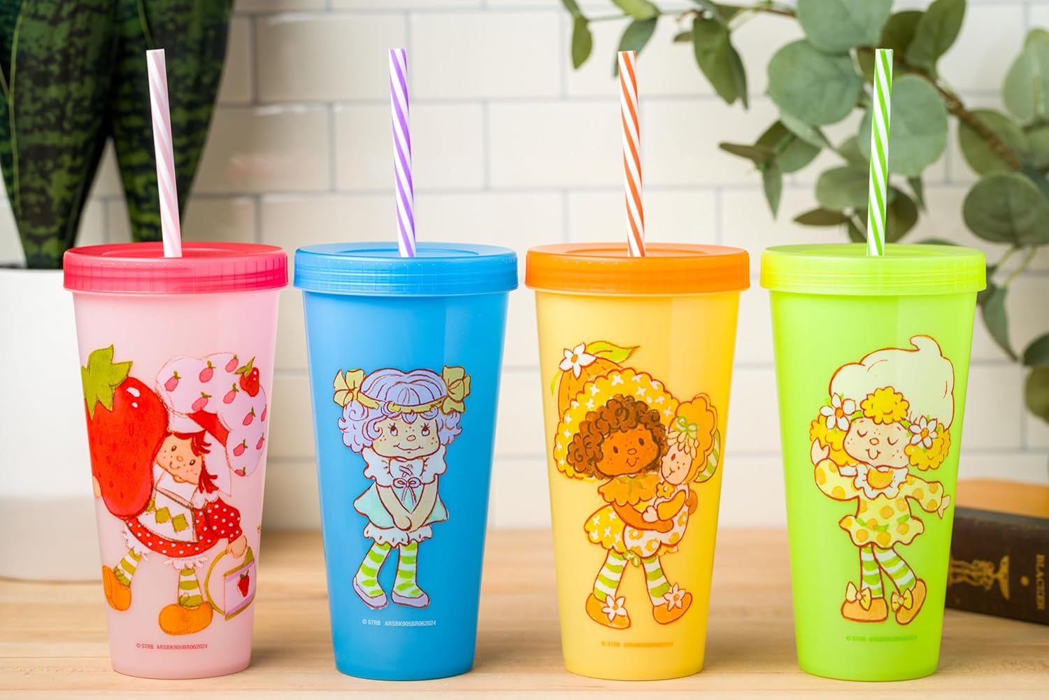 Silver Buffalo Strawberry Shortcake 4 Pack Color Change Plastic Tumbler Featuring Lemon Meringue, Orange Blossom, and Angel Cake, 24 Ounces - Image 10