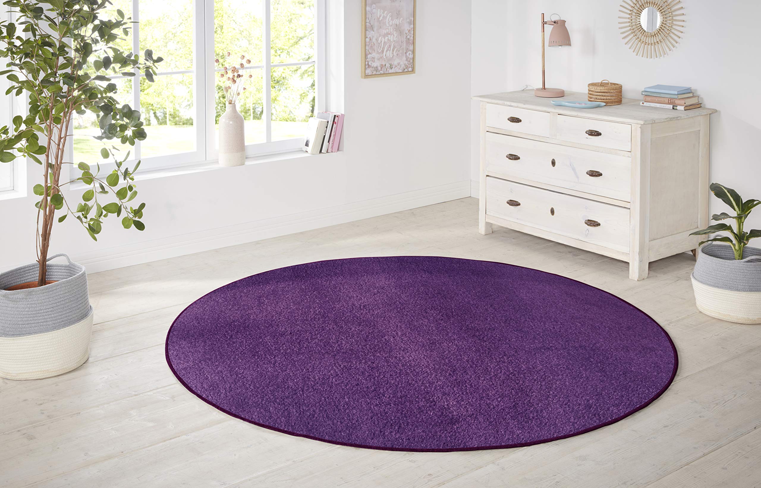 Hanse Home Nasty Redonda – Alfombra, mullida de Pelo Corto, Monocolor, para Comedor, salón, habitación de los niños, Pasillo, Dormitorio, Cocina, Color Morado, 133 cm, Polipropileno, Ø133cm