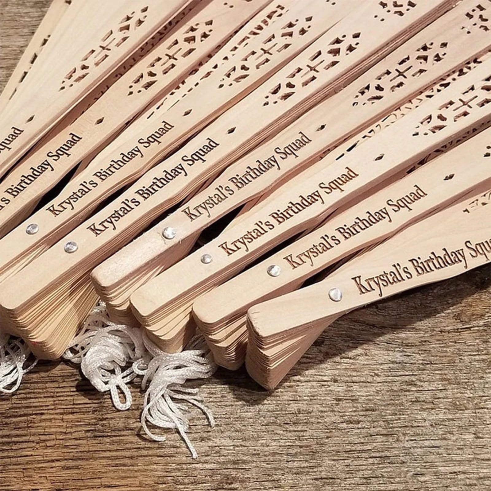 100 Éventails pliants bois de santal personnalisé mariage baptême
