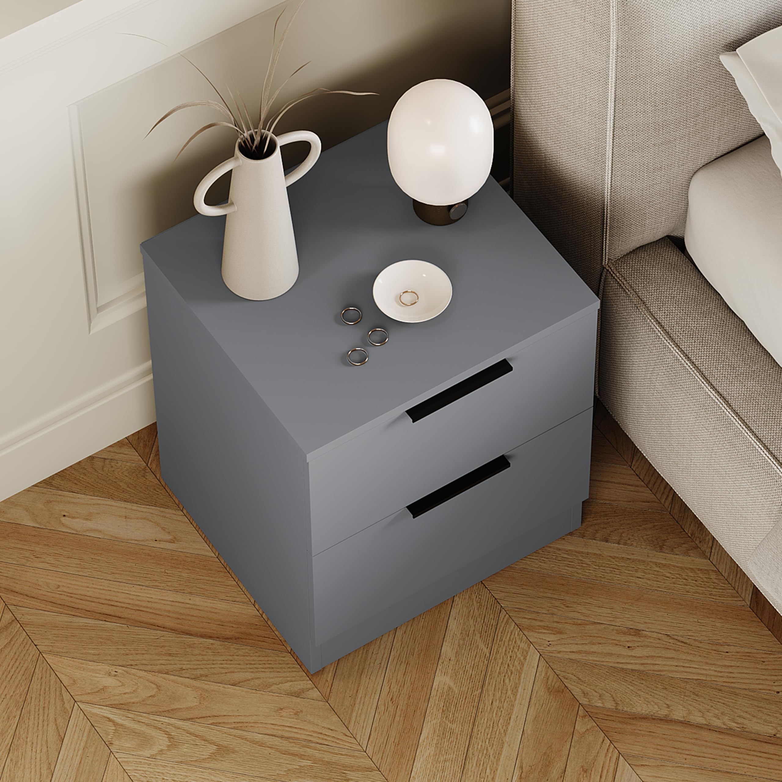 Vida Designs Trega - Comodino a 2 cassetti grigio – Comodino compatto salvaspazio – 41 x 39 x 28 cm – legno ingegnerizzato – cassetti scorrevoli, maniglie nere moderne – ideale per camera da letto e