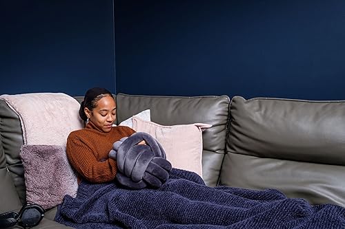 Playlearn - Almohada sensorial de bola de peluche gris de 10 pulgadas para abrazar, juguete calmante para aliviar el estrés para niños