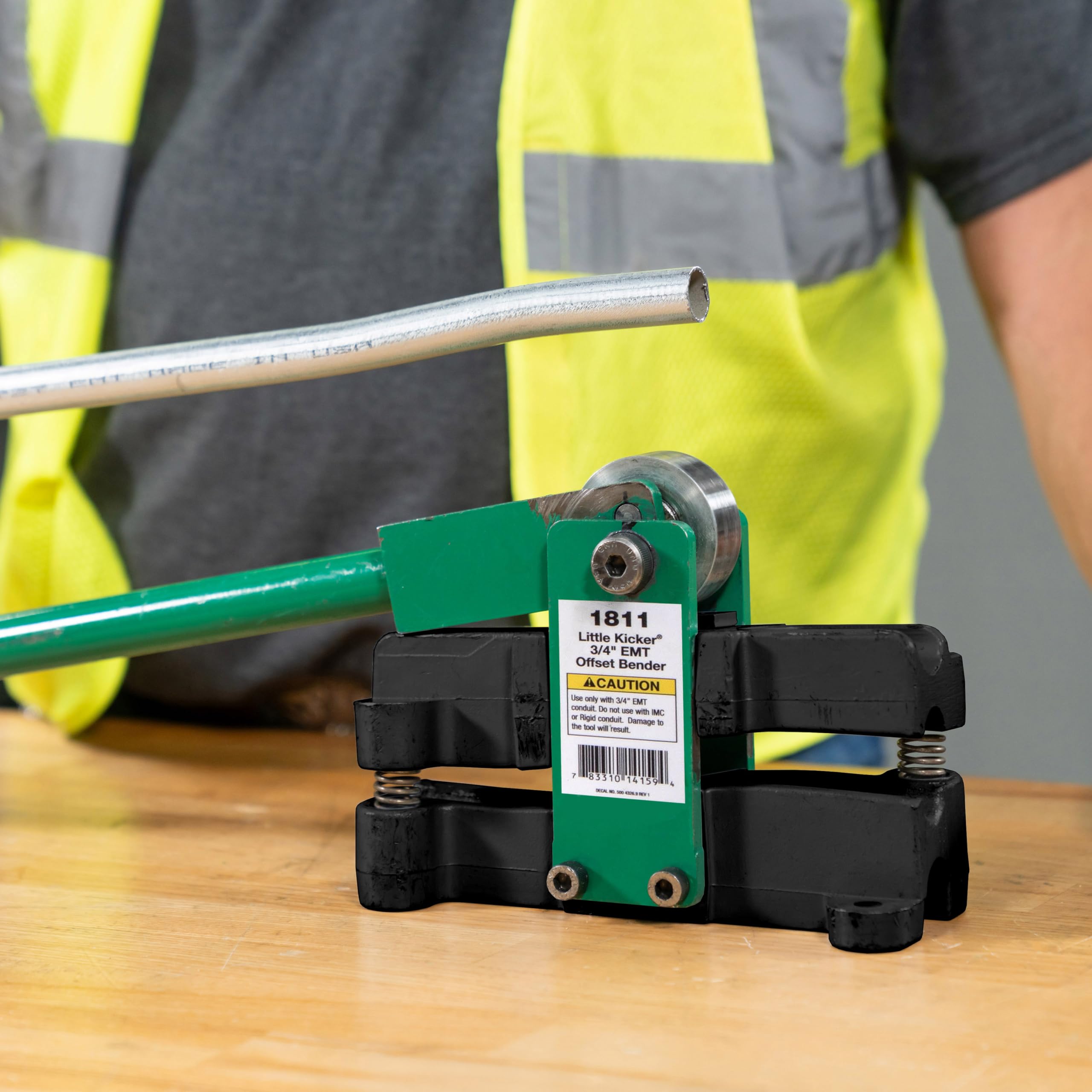 Greenlee 1811 Little Kicker - Dobladora de mano para conducto EMT de 3/4 pulgadas, plateado/verde