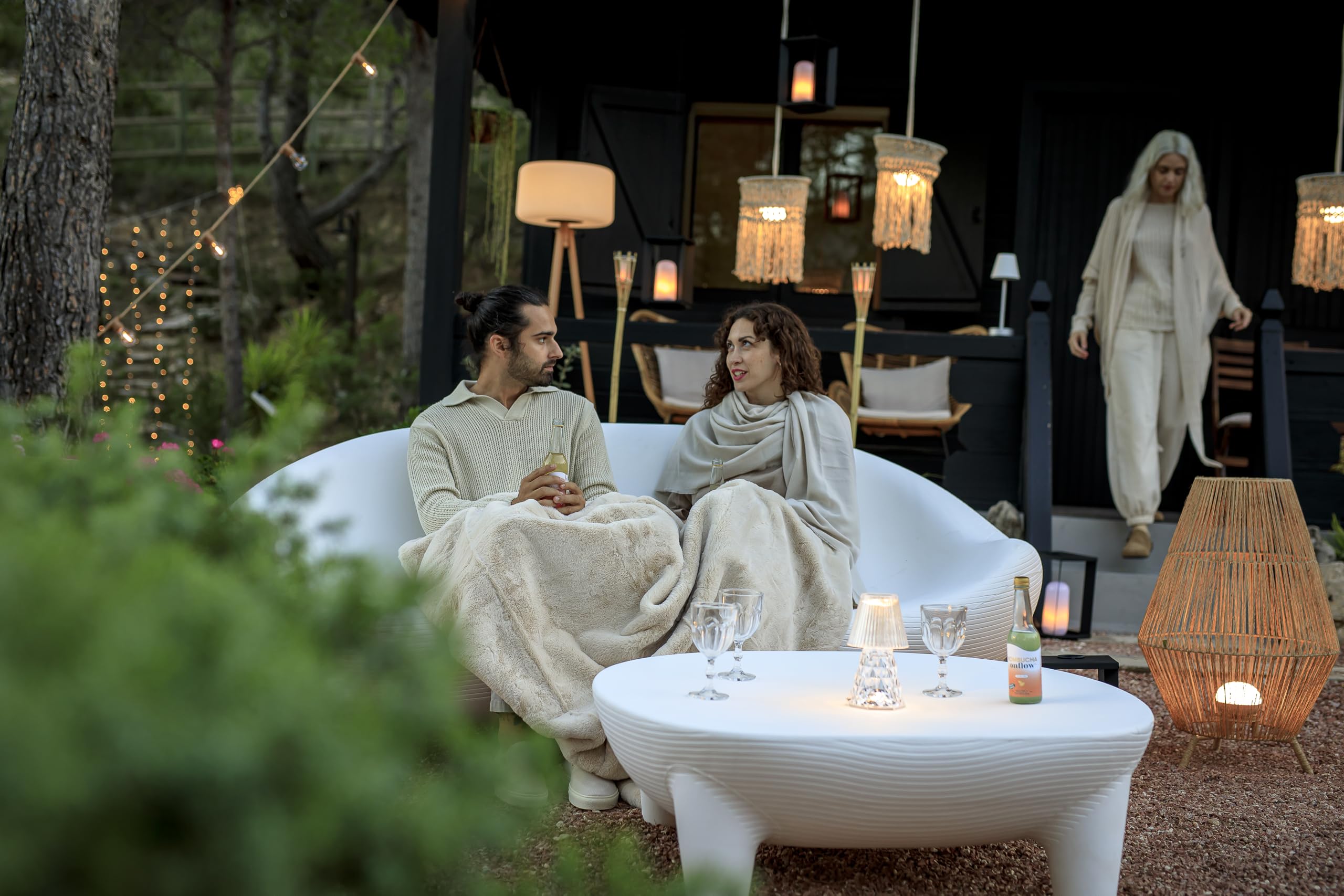 CHLOE-Lámpara de pie para exteriores trípode LED RGB Solar Inalámbrico Madera/Polietileno H140cm Blanco New Garden
