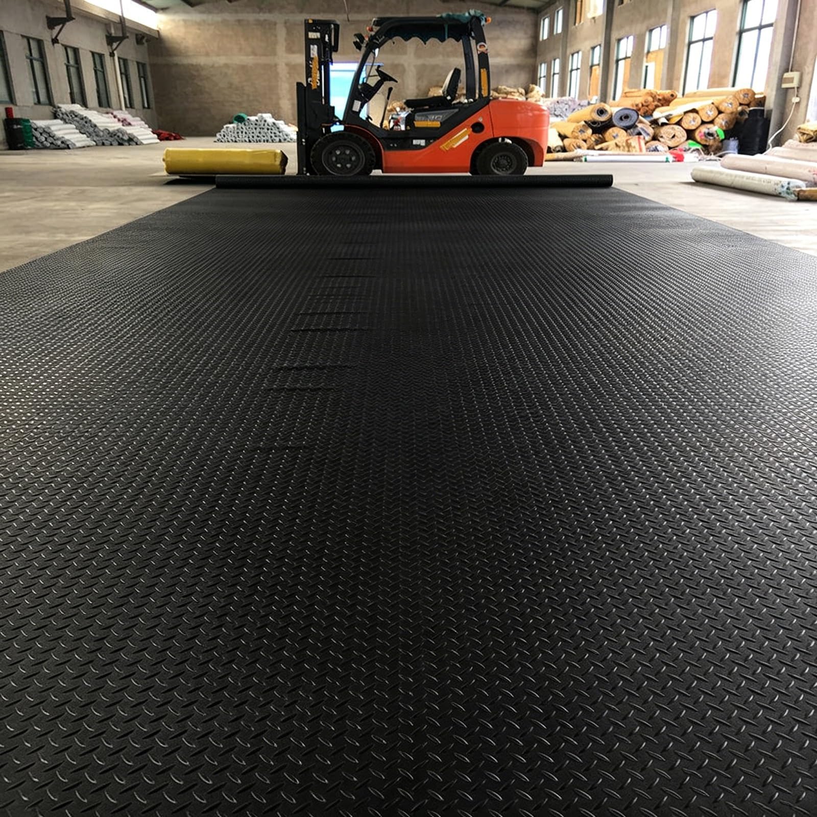 Tapis de sol en caoutchouc pour garage évitant les taches d'huile et eau