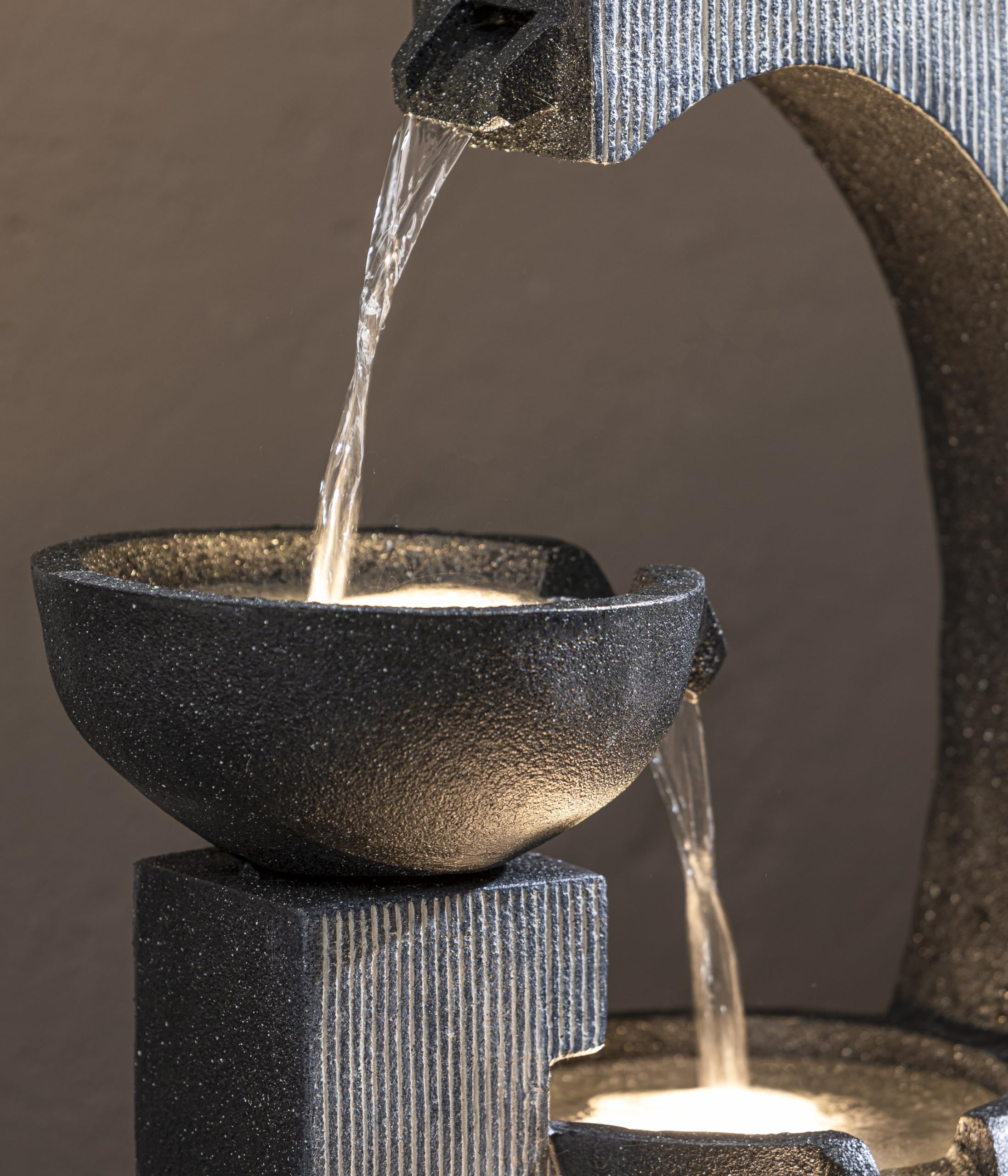 Dehner Lorca Fontaine de Jardin Solaire résistante au Gel, avec éclairage LED, 81 x 45 x 32 cm, polyrésine, Grise