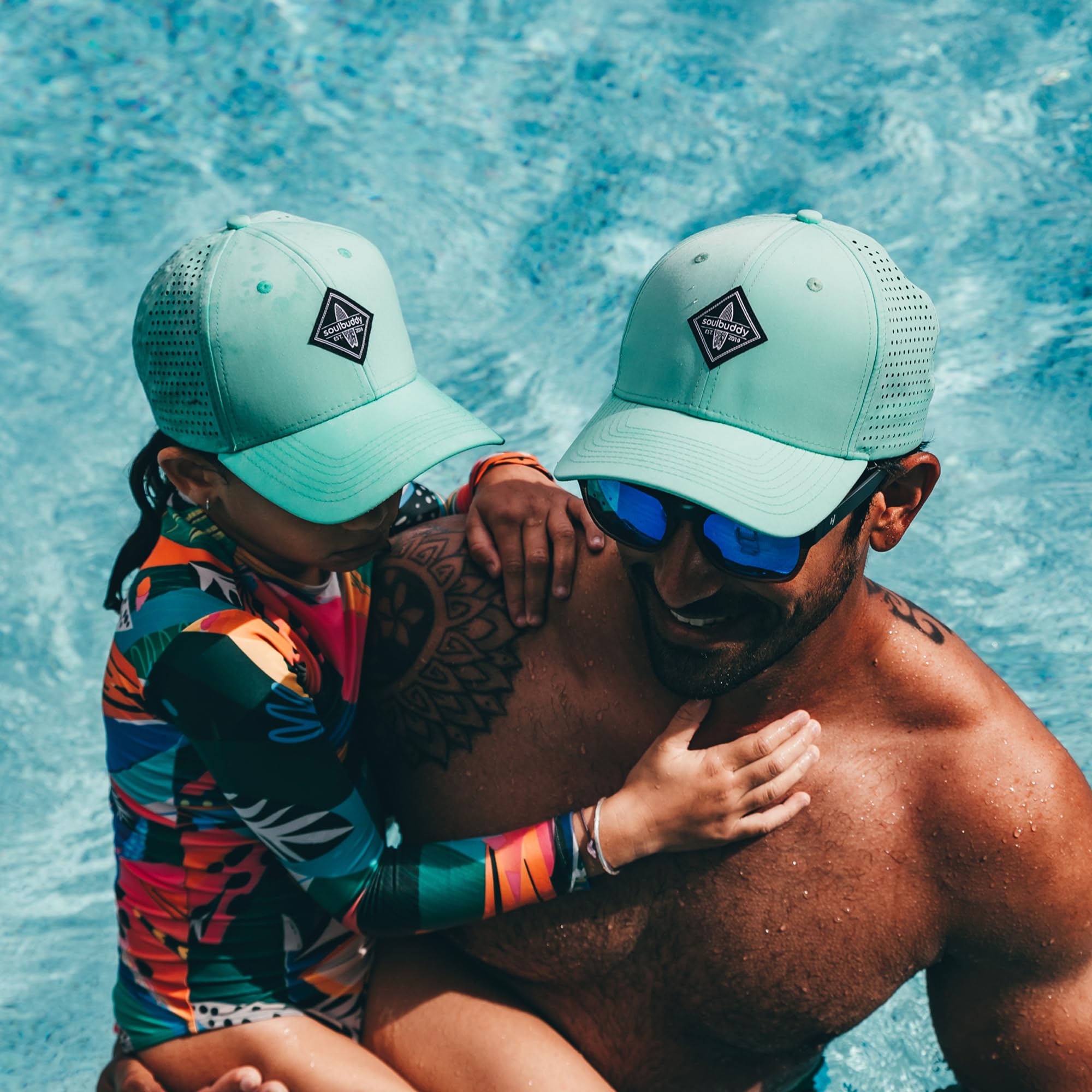 Soulbuddy Snapback Cap Sports Cap – 2er-Set Familien Outfit Set – Cap Herren Cap Damen Cap Kinder – Atmungsaktiv – Schnelltrocknend – One Size und 1 Kinder Cap Größe M oder L