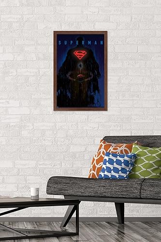 Miniatura 17 de Trends International DC Comics: Dark Artistic - Póster de pared de Superman, 34 pulgadas de largo x 22.4 W, versión premium sin marco