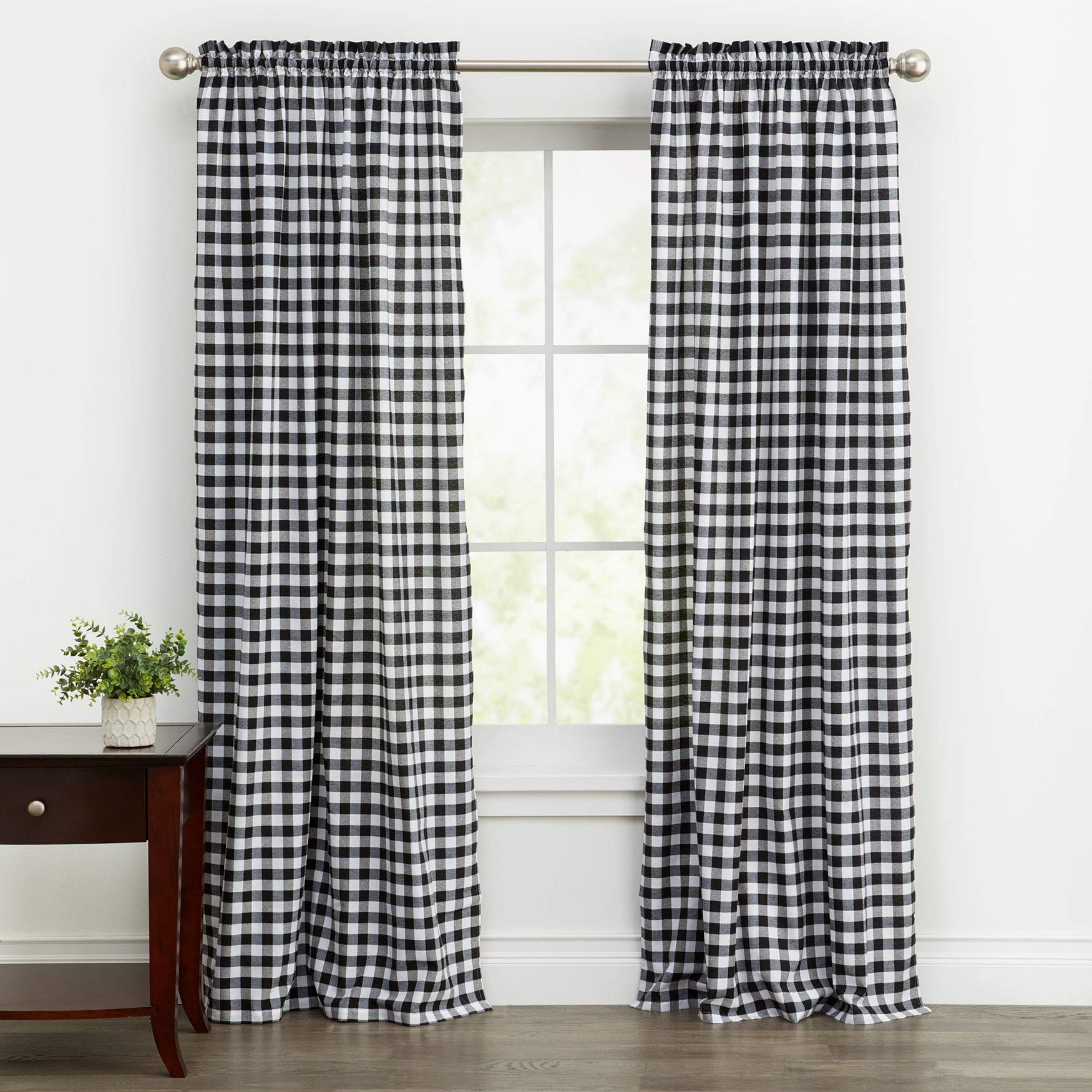 Woven Trends Farmhouse Curtains Kitchen Decor, Buffalo Plaid Single Panel, Classic Country Plaid Gingham Checkered Design, Farmhouse Decor, Window Curtain Treatments (Black, 42