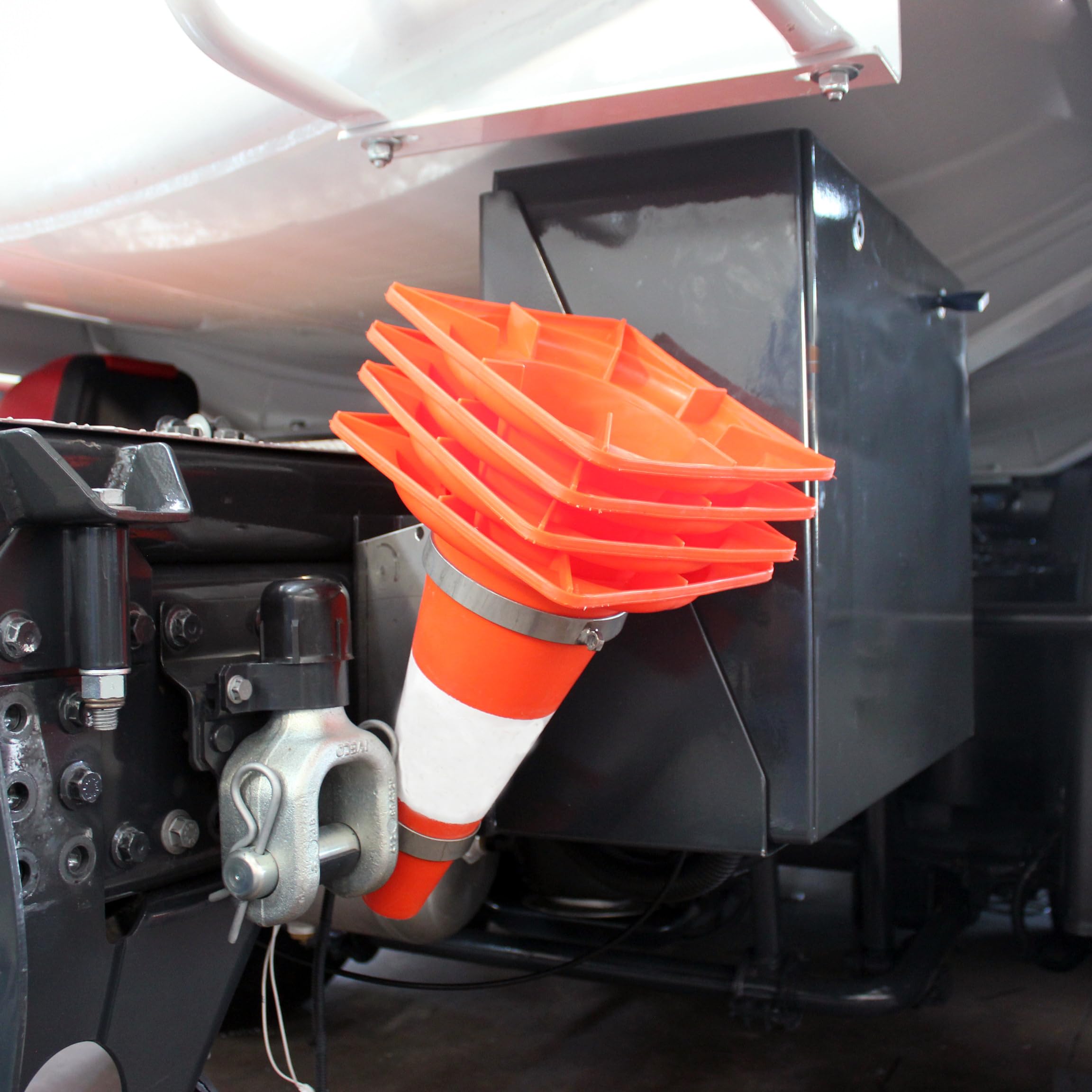 SOLTEC Porta coni per camion; porta birilli stradali in acciaio inox antiusura