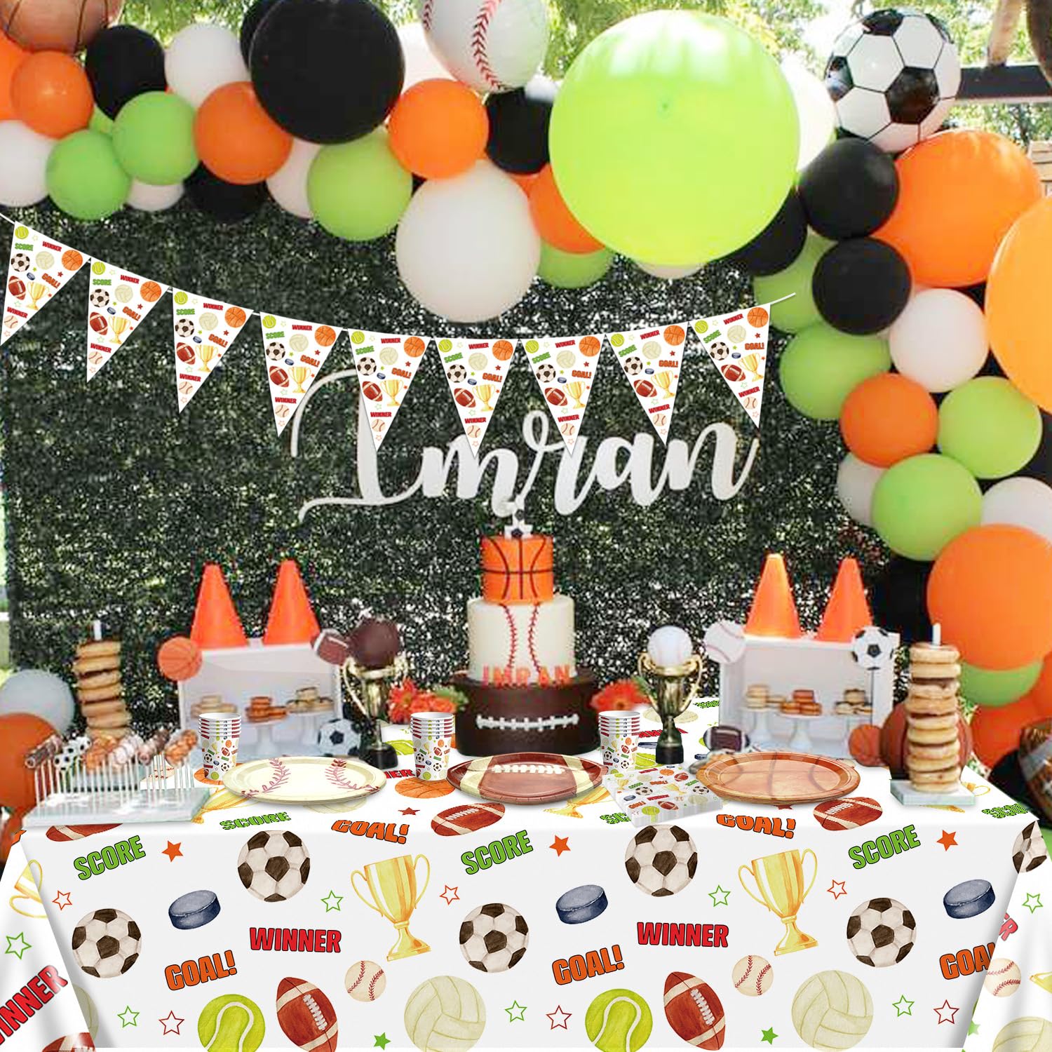 Sportthema Verjaardagsfeestdecoraties, inclusief Happy Birthday achtergrond, tafelkleed, servies en ballonnen, voetbal basketbal voetbalthema feestartikelen, serveren 20