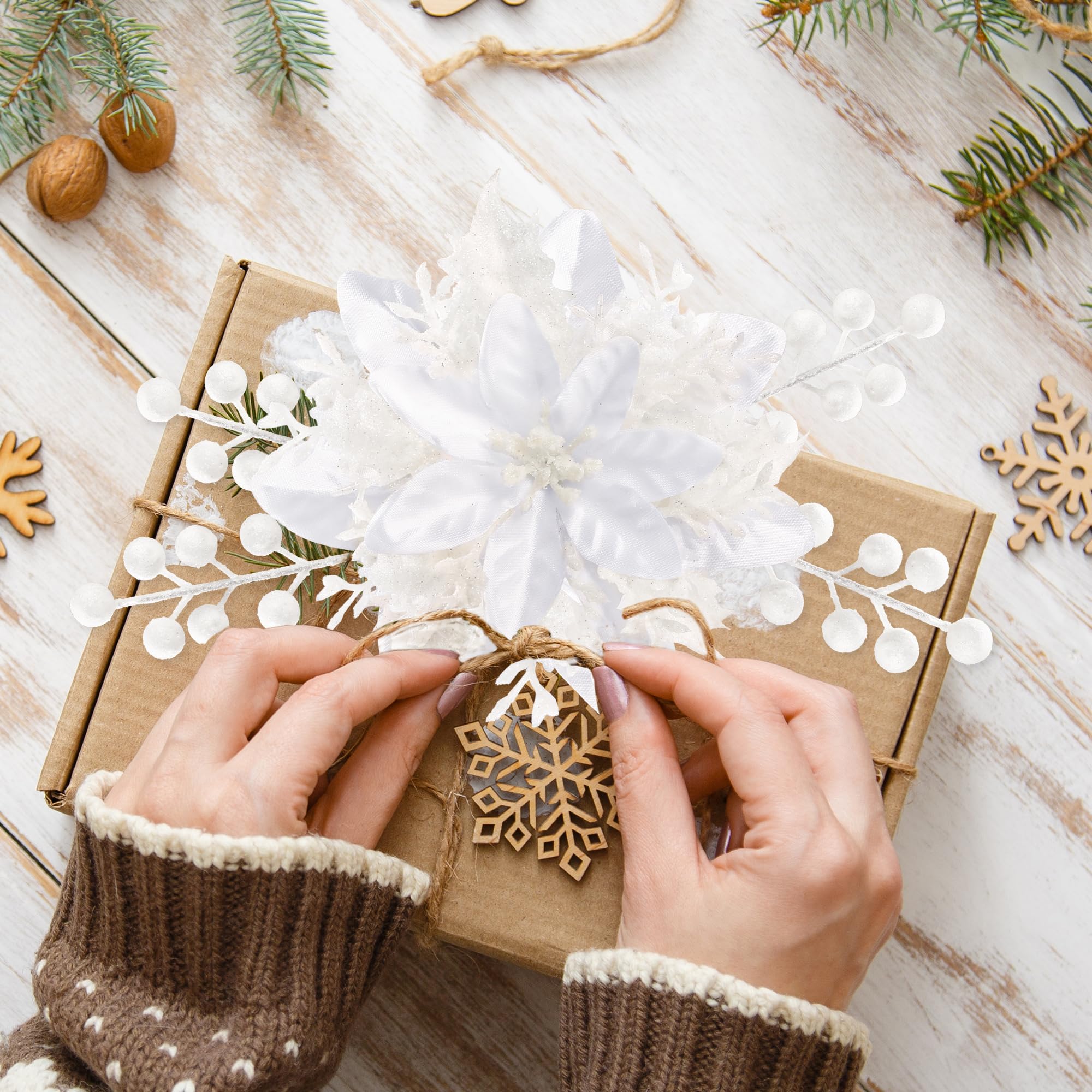 Sggvecsy 30 Stück 3 Stile Weihnachten Glitzer Weihnachtsstern Blumen Künstliche Beeren Picks Weihnachtsbaum Ornamente Künstliche Weihnachtsblumen mit Clips für Weihnachten Hochzeit Kranz