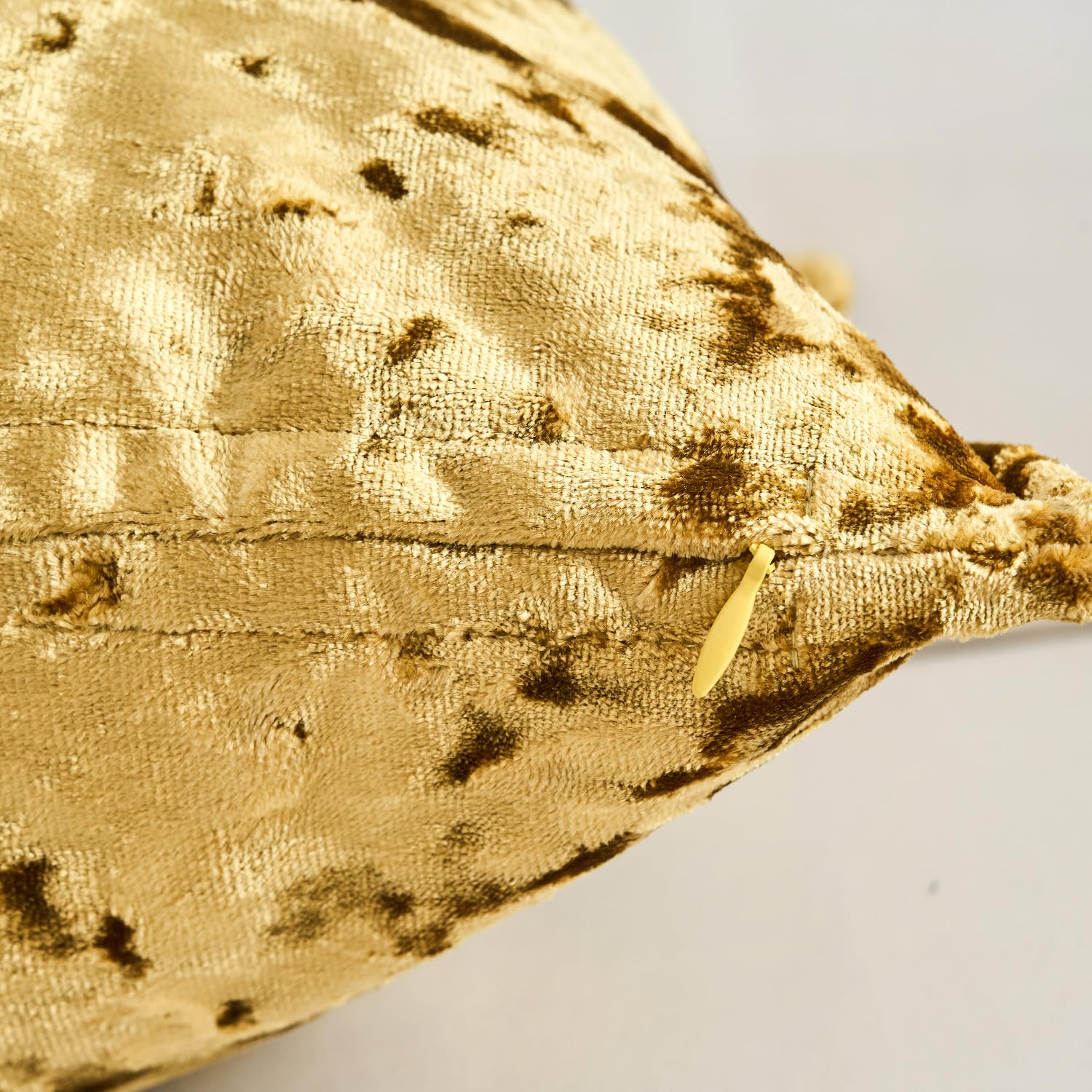 Yonous Premium Series, Crushed Velvet Cushion Covers, Luxury Thick Throw Pillow for Home Decor Gold, 12x20 Inch / 30 x 50 cm - Image 3