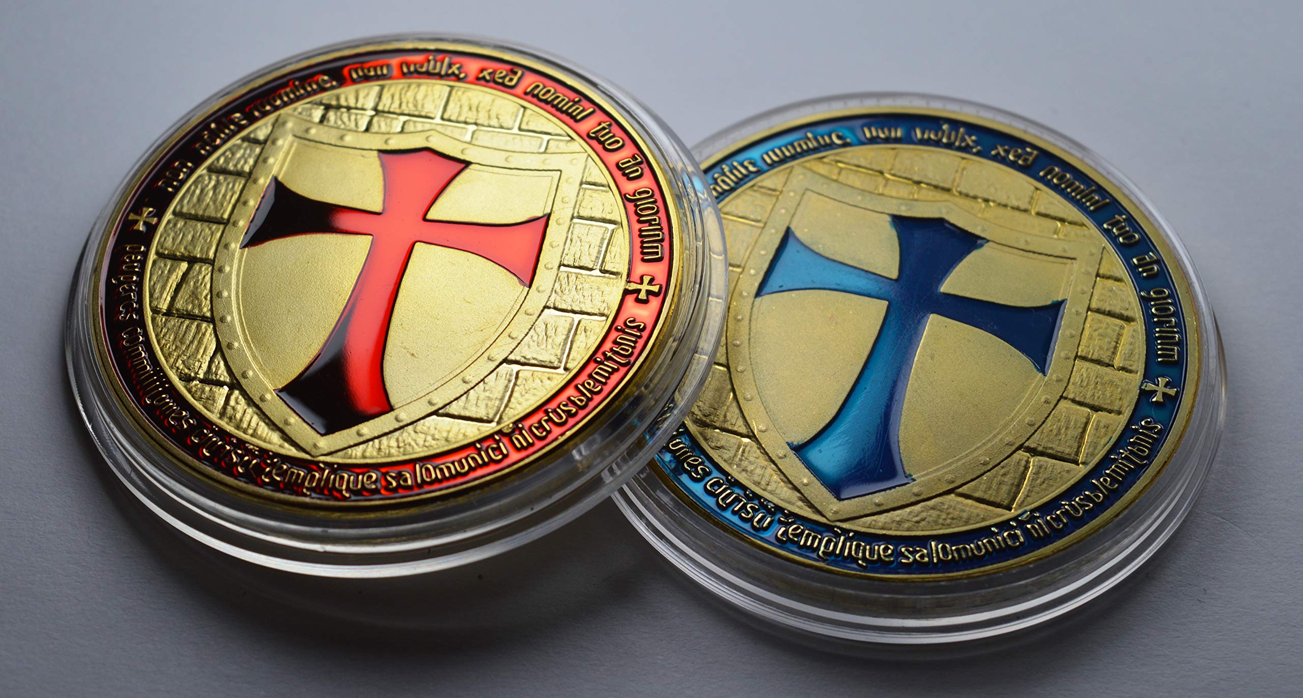 The Commemorative Coin Company Pair of Large Masonic Knights Templar 24ct Gold Coins with Red & Blue Enamel. Freemasonry/Masons/Freemasons Lodge/Order Capsule