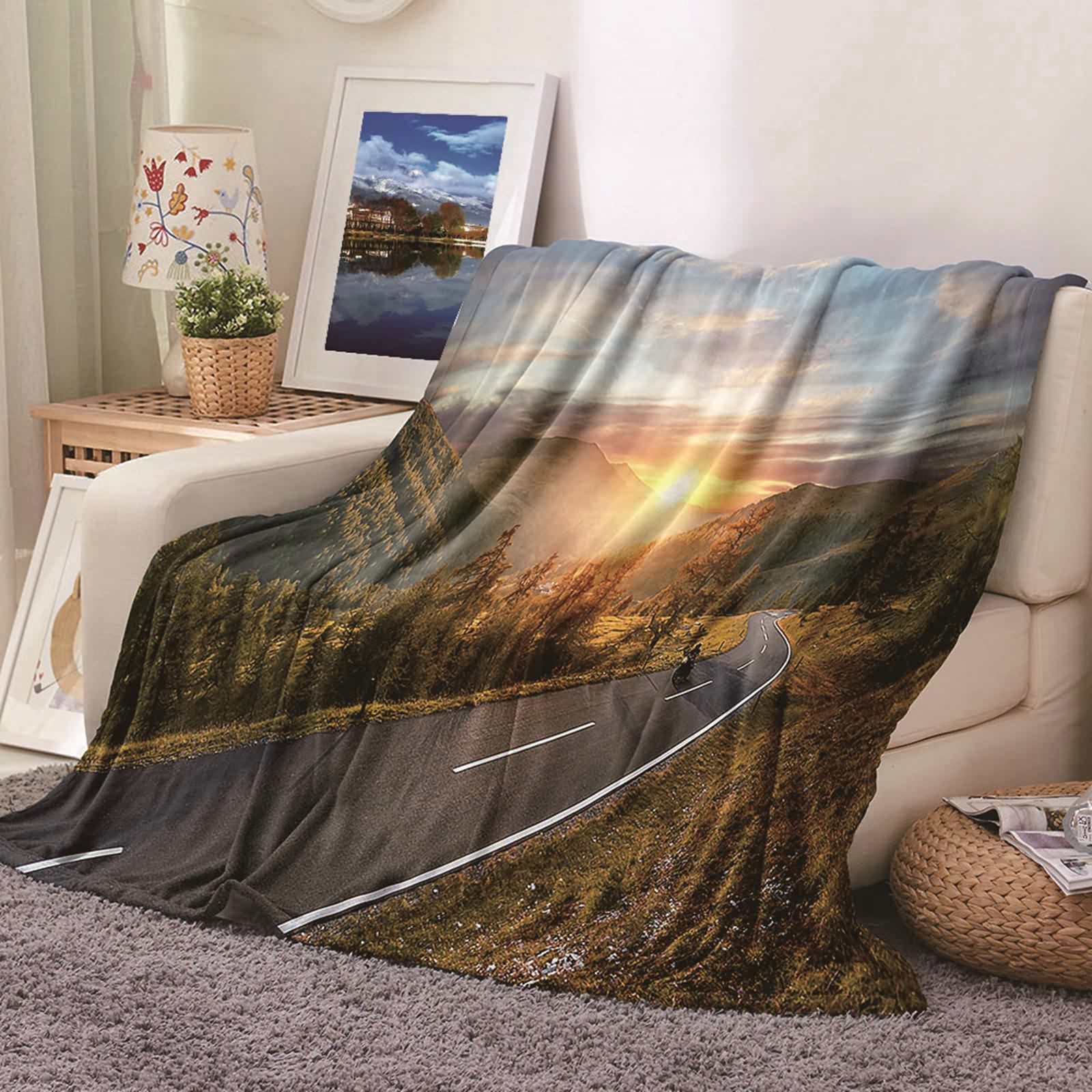 Aeici Couverture Polaire, Couverture Plaid Polaire Couverture 180x220 cm Autoroute Montagne Coucher de Soleil Couverture de Canapé pour Salon Canapé Lit