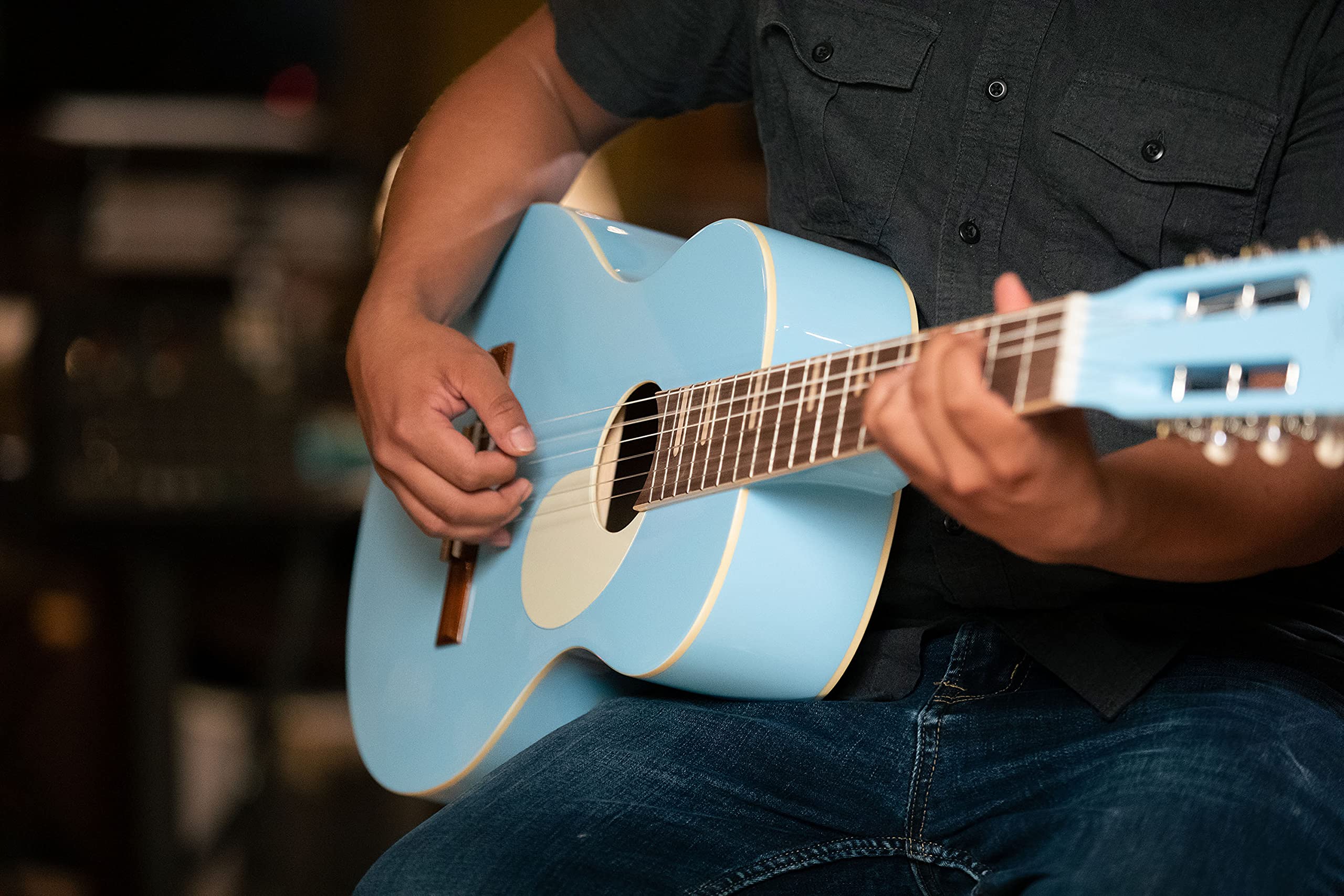 Ortega Guitars Chitarra Full Size - Gaucho Series - Corpo parlor - include Gigbag - Legno di Agathis / blue (RGA-SKY)