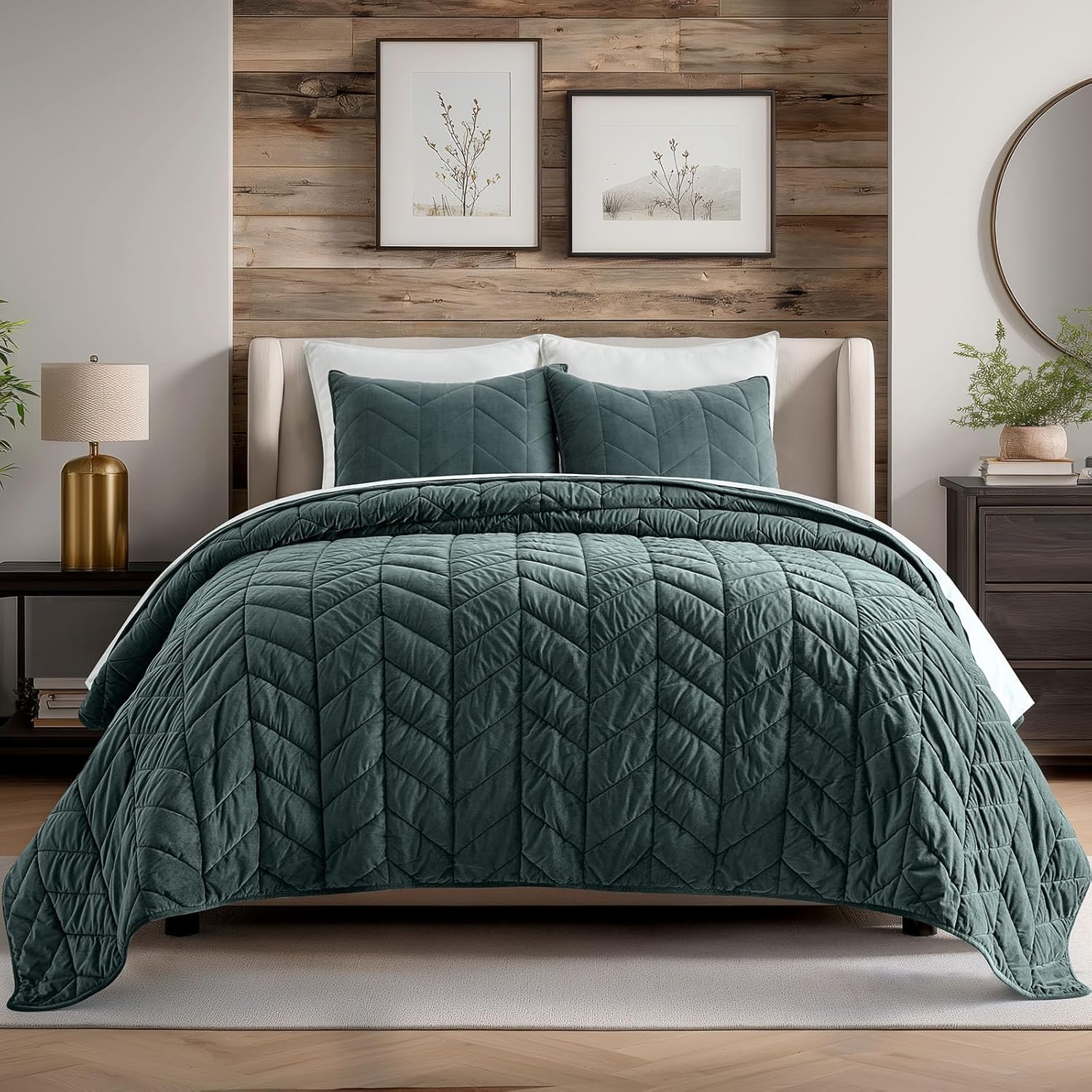EVERGRACE 3 Pieces Luxurious Velvet King Quilts, Ultra Soft Lightweight Velvet Comforter Set, Matelasse Oversized Bedspread Coverlet for All Season with 2 Shams, Forest Green, 108"x96"