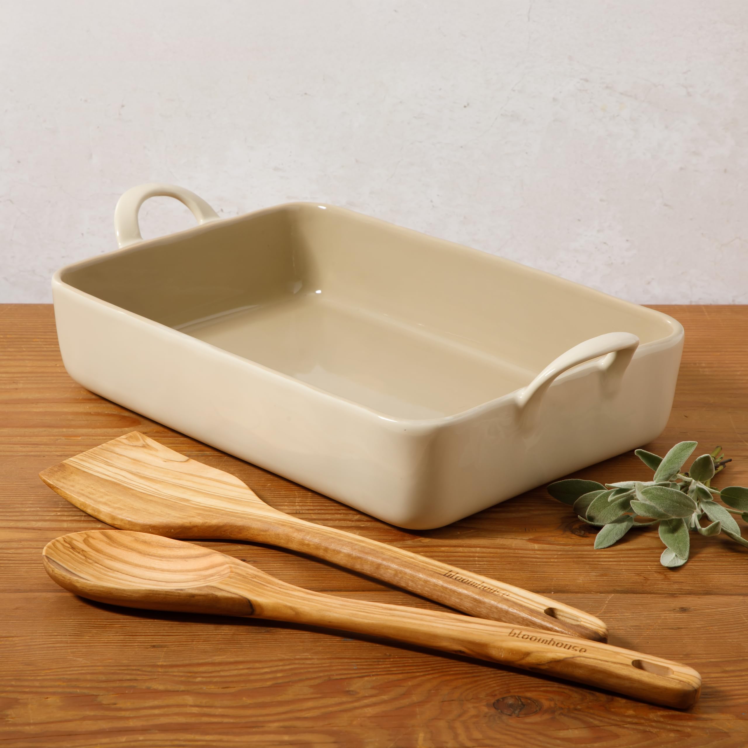 Bloomhouse 3-teiliges Keramik-Backformen-Set mit Olivenholzwerkzeugen – Leinen/Taupe Auflaufform mit Griffen, ofenfest, langlebiges Steingut für Aufläufe, Braten & Servieren