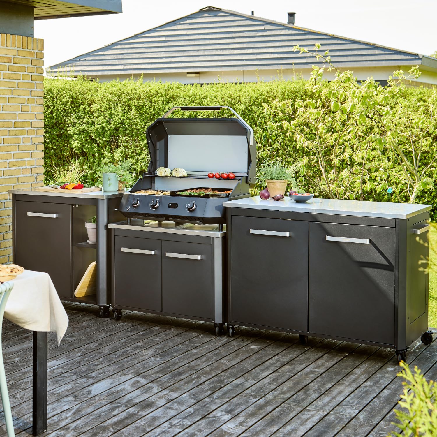 Cozze® G-800 COMBO Plancha-Grill – 3 Brûleurs – 9,5 kW – Grill + Plancha en Fonte Émaillée – 50mbar – Régulateur Inclus – Barbecue Gaz Haute Performance