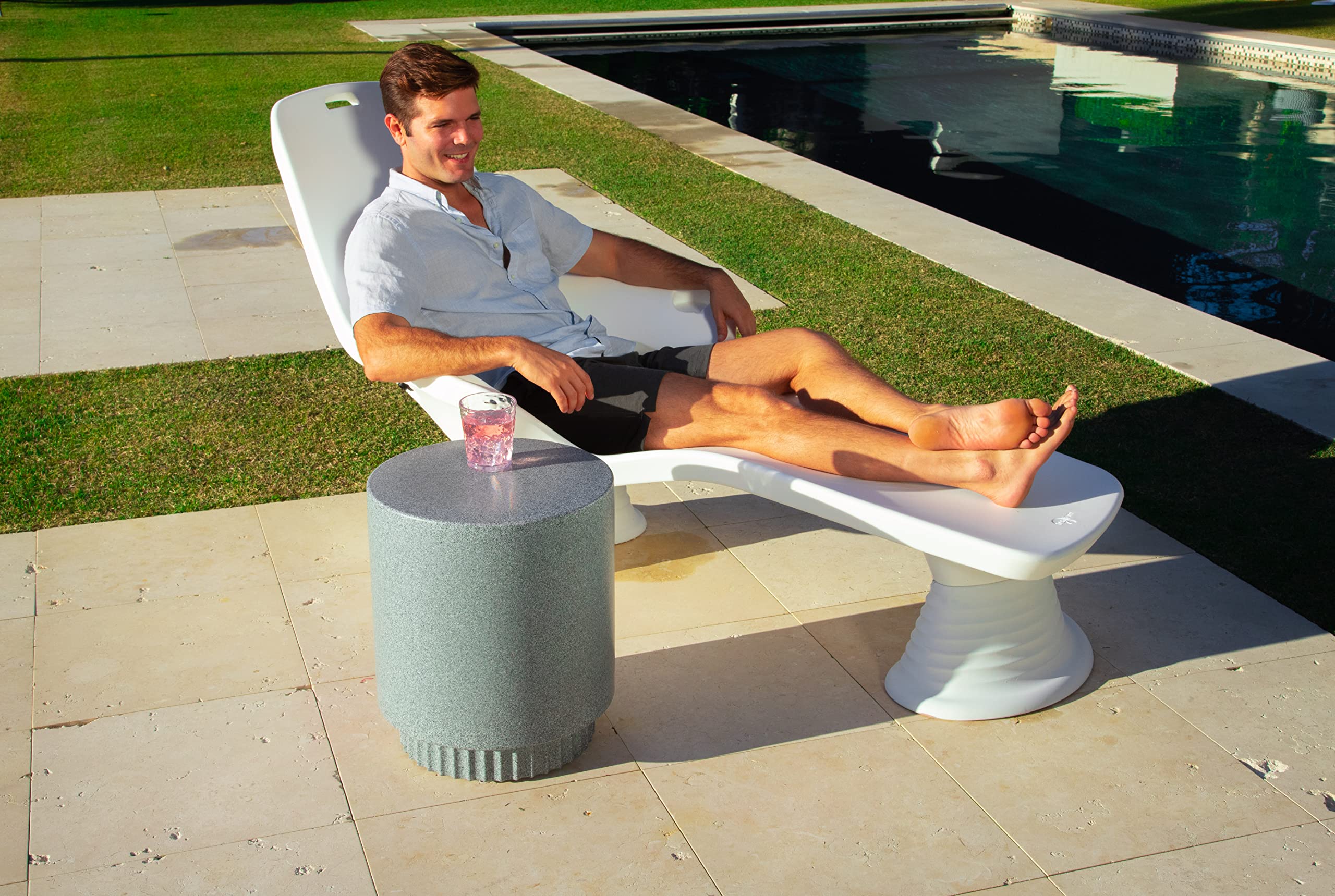 Sun Shelf Pool Chairs That Sit In The Water In Tenjam Shayz In Pool