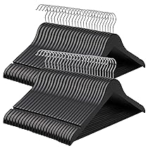 SONGMICS Grucce Legno, 50 Pezzi, Appendiabiti con Scanalature su Spalle, Barra Portapantaloni Antiscivolo e Gancio Girevole a 360° per Completi Camicie Cappotti, Nero e Argento CRW02B-50