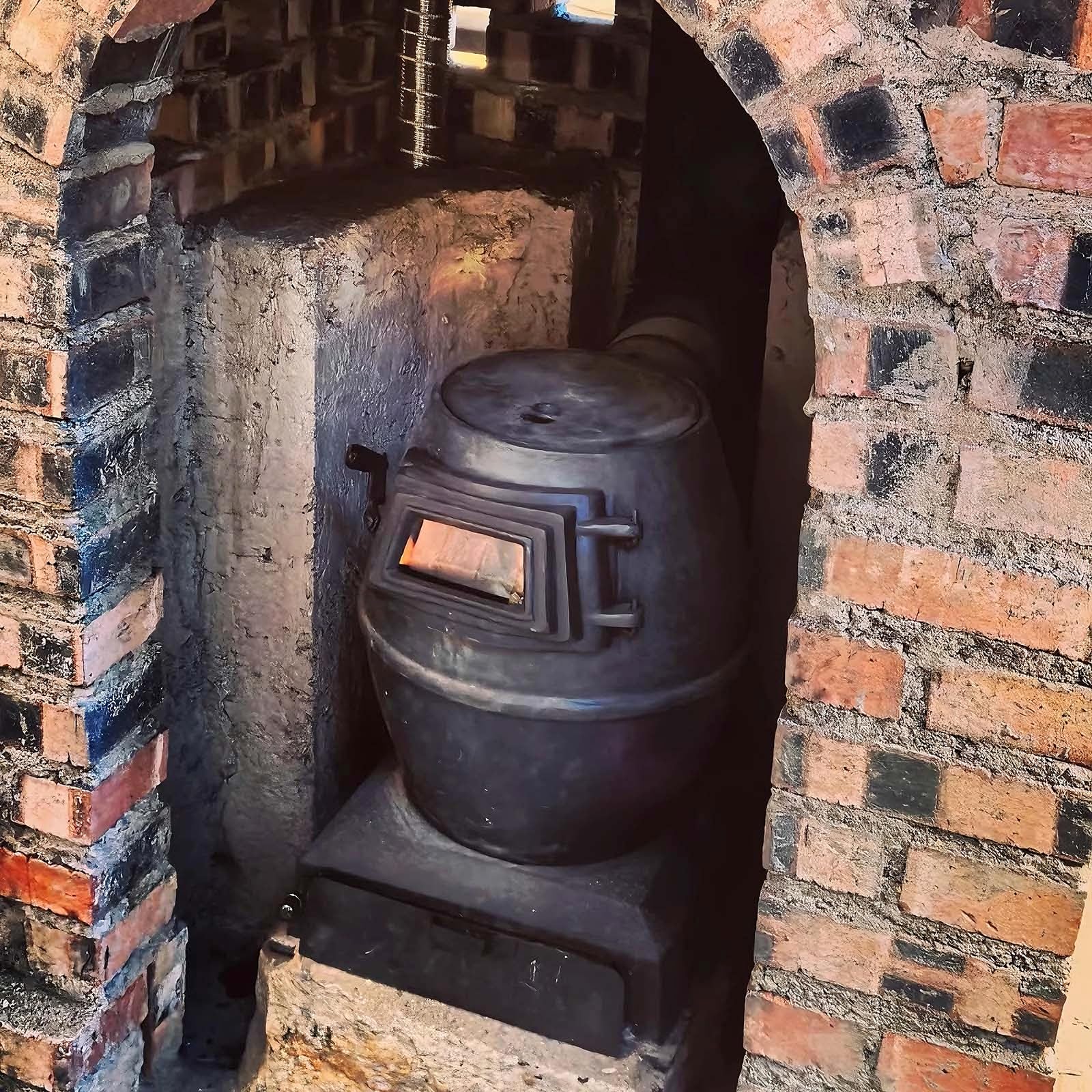 Stufa a Legna in Ghisa con Canna Fumaria da 400cm e 2 Gomiti Stufa da Campeggio Portatili per Interni ed Esterni Forno a Legna da Esterno per Riscaldare, Cucinare(23.5 * 23.5 * 39.5cm)