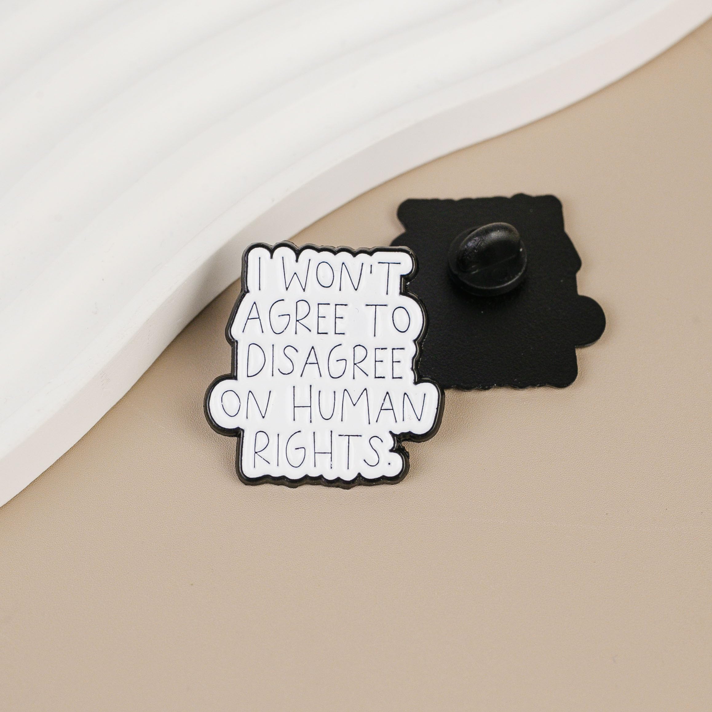 I Won’t Agree To Disagree On Human Rights Lapel Pin, Equality Human Rights Advocacy Enamel Pin, Social Justice Badge Brooch, Equality Awareness Brooch For Friend Activists, Feminist Gift, Anti Discrimination Badges, Motivational Message Sayings Accessory