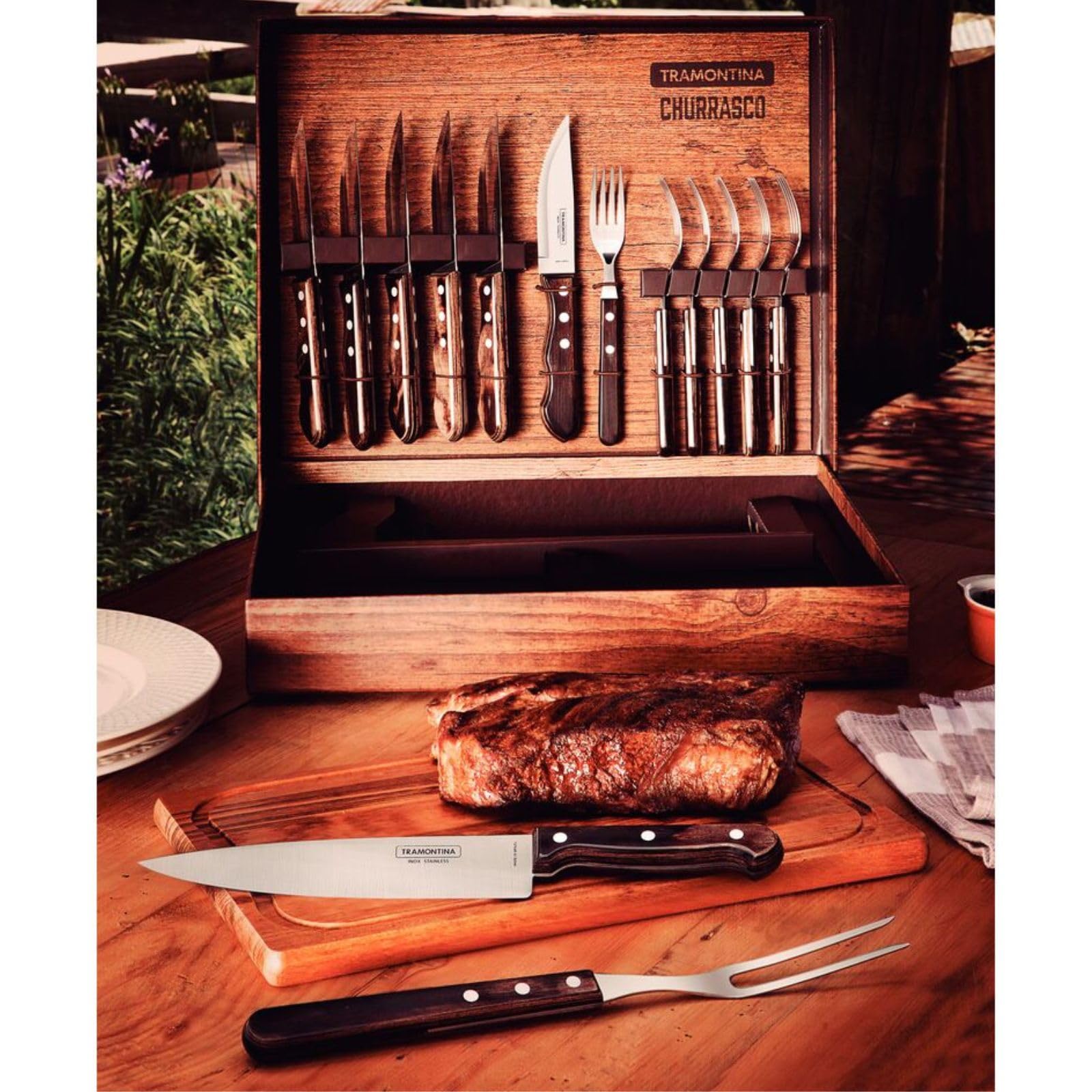 Tramontina Maletín 15 Piezas Polywood Castaño Juego de Cubiertos BBQ con Cuchillos Jumbo, Tenedores, Cuchillo Trinchante y Tabla de Cortar