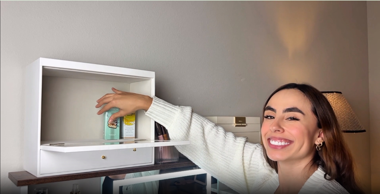 アトリエレザン　メイクボックス Amazon.com: Miratino Perfume Organizer for Women, Leather Skincare