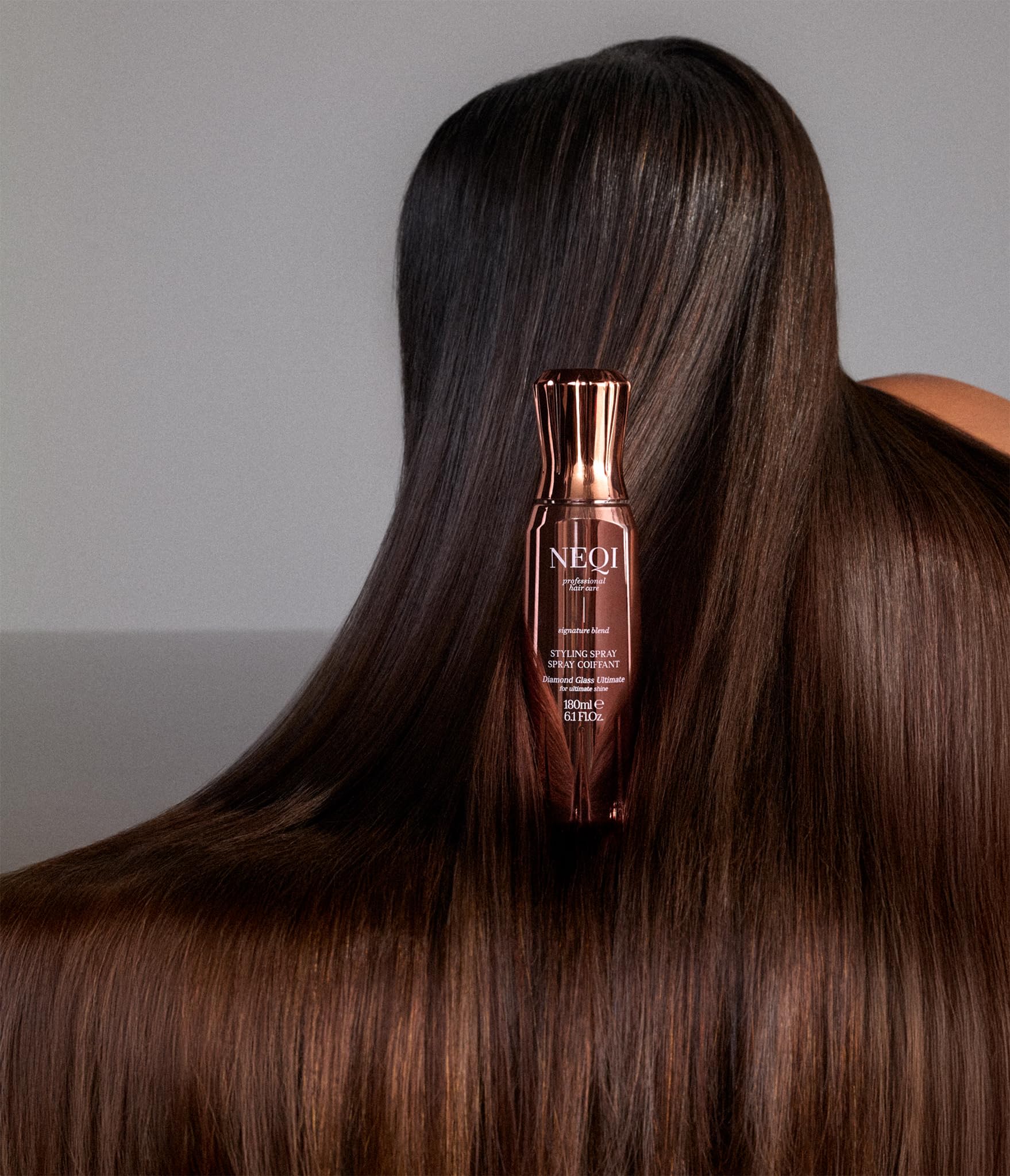 NEQI Diamond Glass Ultimate Styling Spray – spray z połyskiem, spray zapobiegający puszeniu się włosów i ochrona przed wysoką temperaturą do 230°, ochrona przed wilgocią, do wszystkich rodzajów włosów