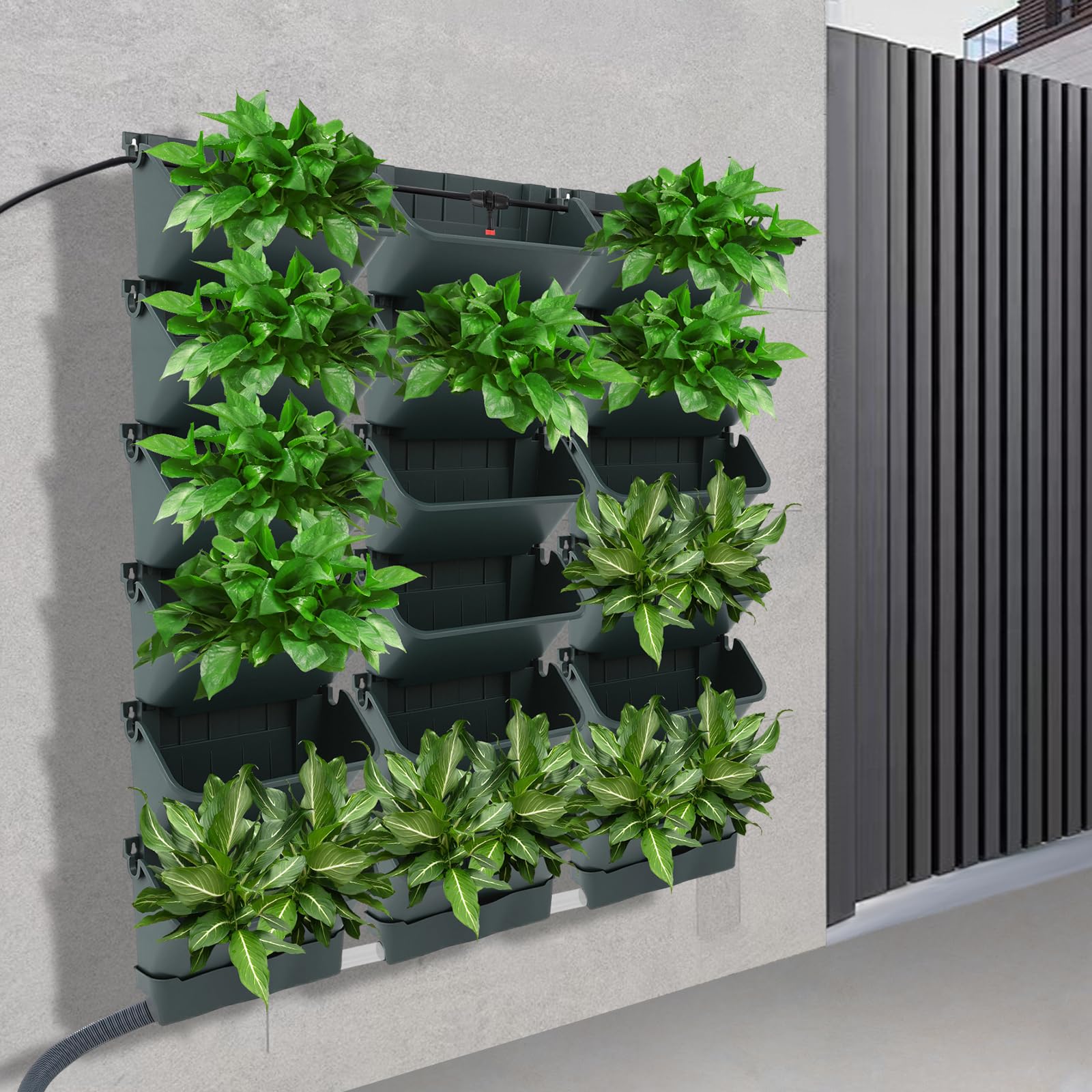 Plante murale verticale suspendue avec système d'irrigation automatique, pot de fleurs mural vertical à suspendre avec 18 pots, pot de fleurs de jardin vertical avec minuterie (vert)