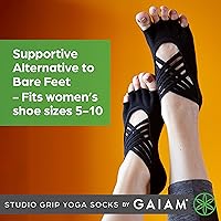 Vista 4 de Gaiam Grippy Studio Yoga Socks for Extra Grip in Standard or Hot Yoga Negro/Gris (Estudio)