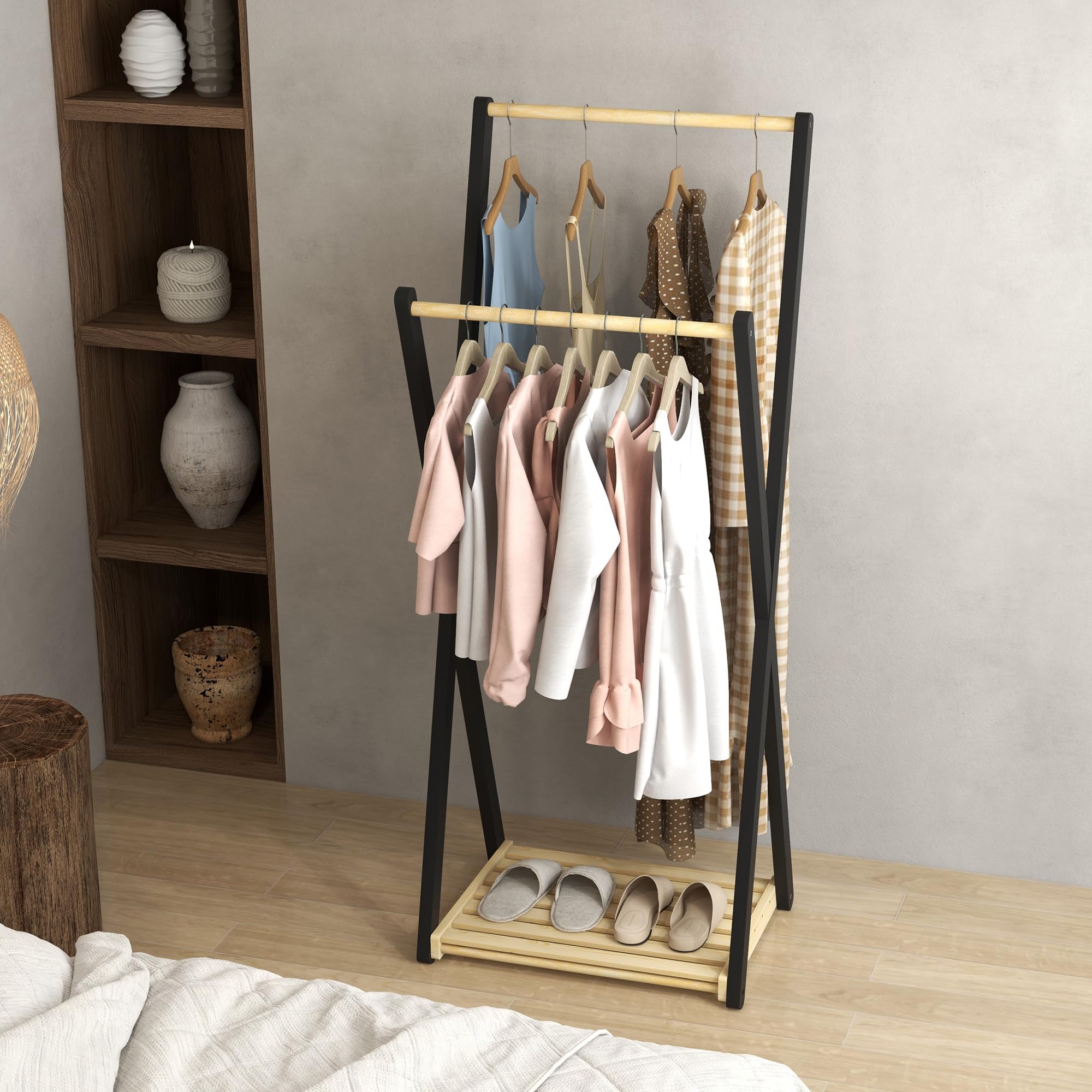 HOMCOM Appendiabiti da Terra in Legno di Pino con 2 Barre, Attaccapanni da Terra Autoportante Moderno con Ripiano Inferiore, 61x45x152cm, Legno Naturale