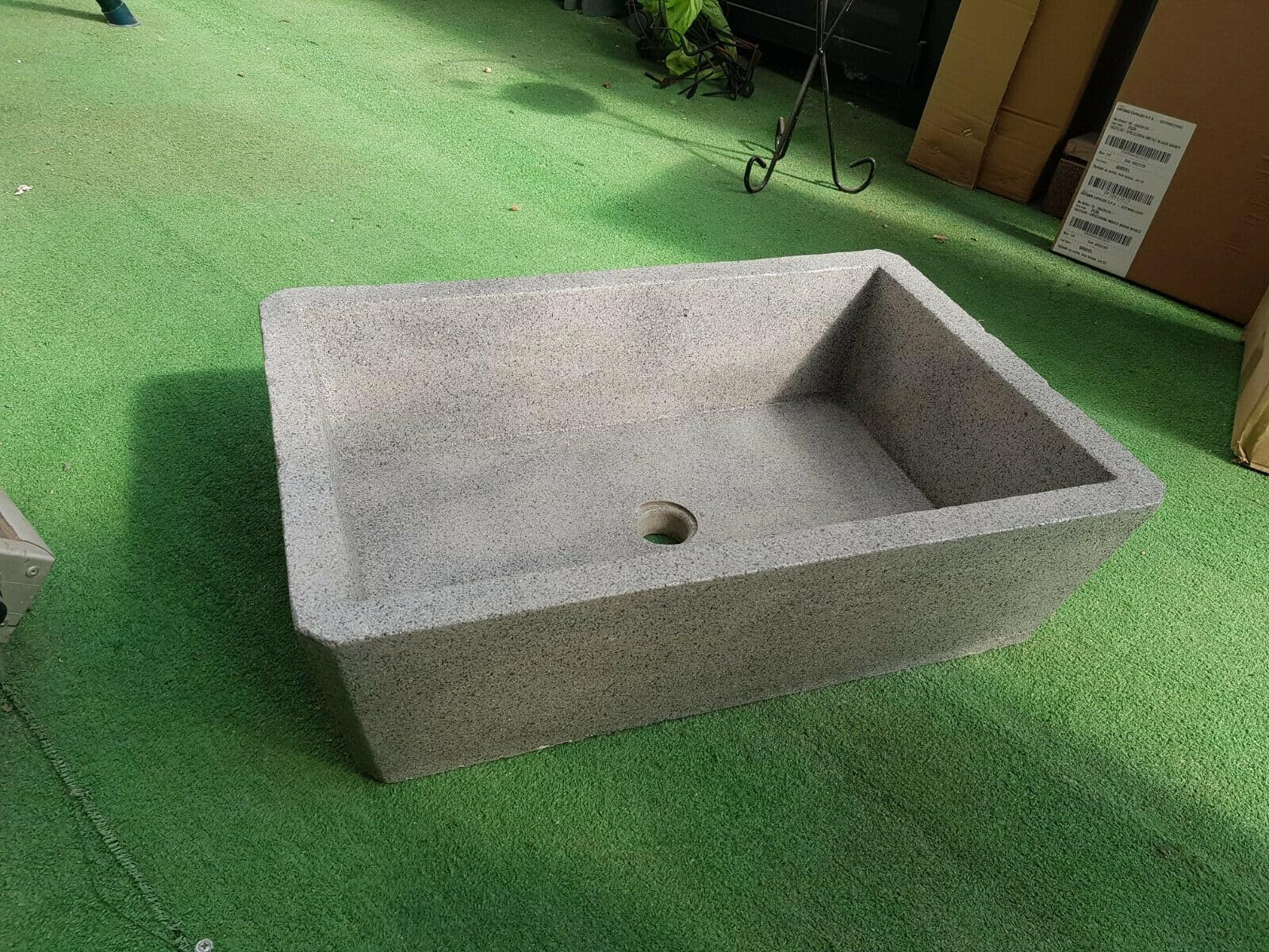 Lavabo en béton enduit effet granit dimensions 60 x 40 x 18 cm