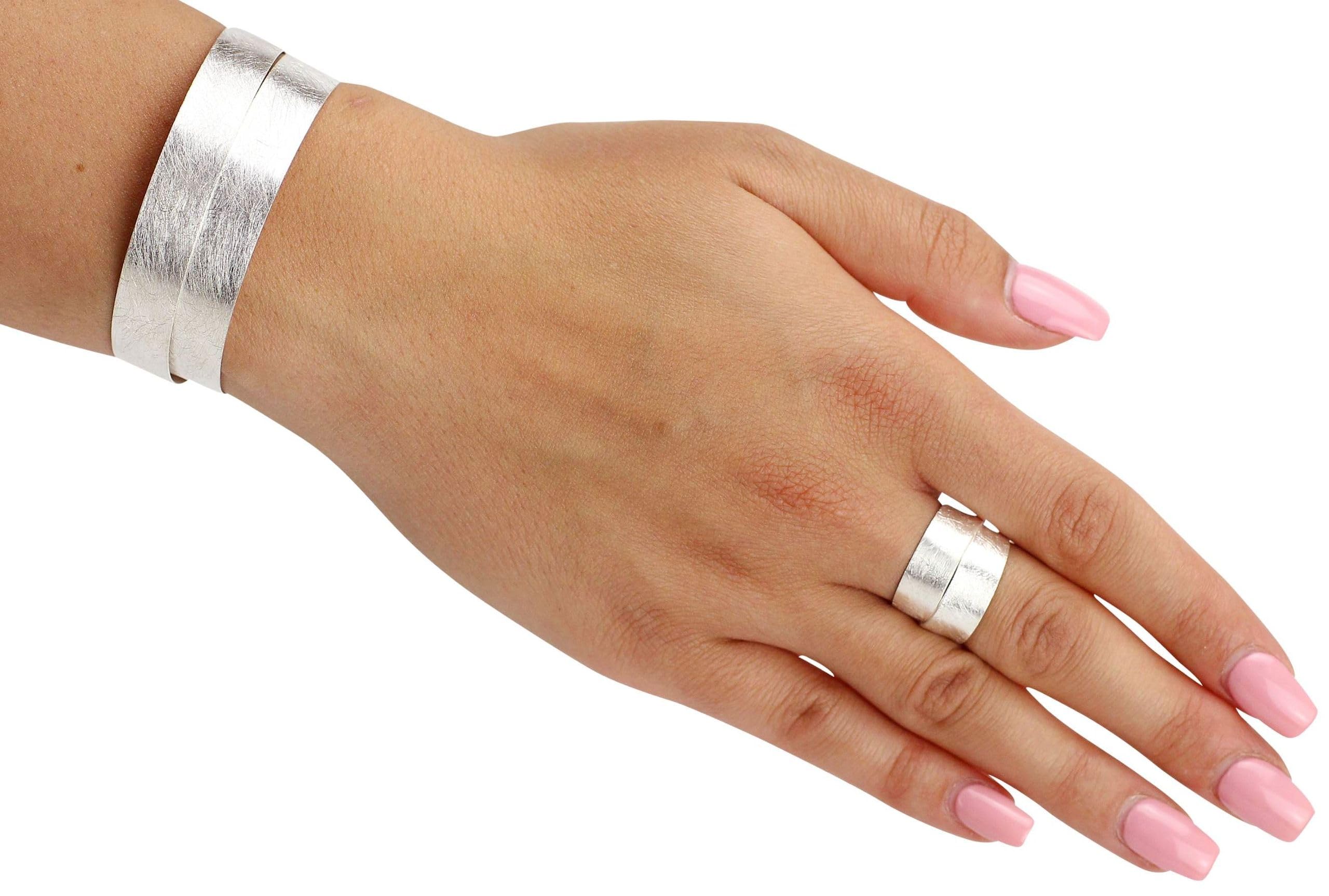 SILBERMOOS Damen Armreif Armspange schmal offen gewickelt flexibel gebürstet Spirale 925 Sterling Silber