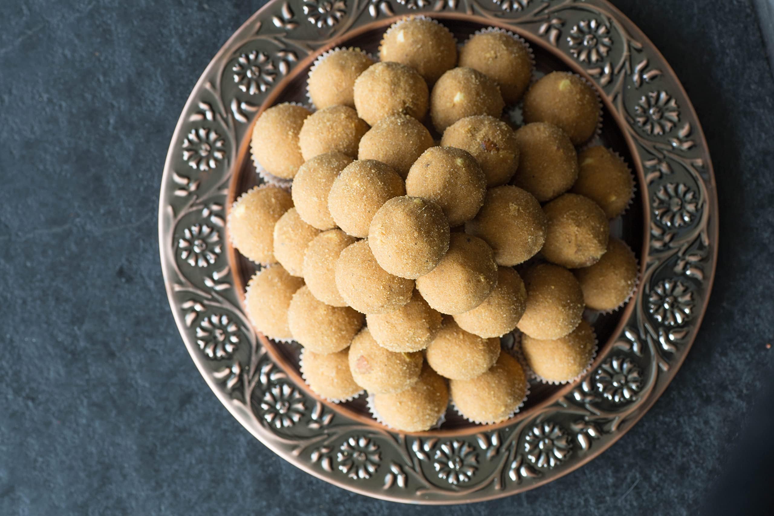 Dessert Drama by Kesar Sweets | Sweets Indian Mithai Besan Laddoo 800 gms | Desi Ghee Besan laddu | Besan Laadu | Fresh Homemade | Besan Ladoo