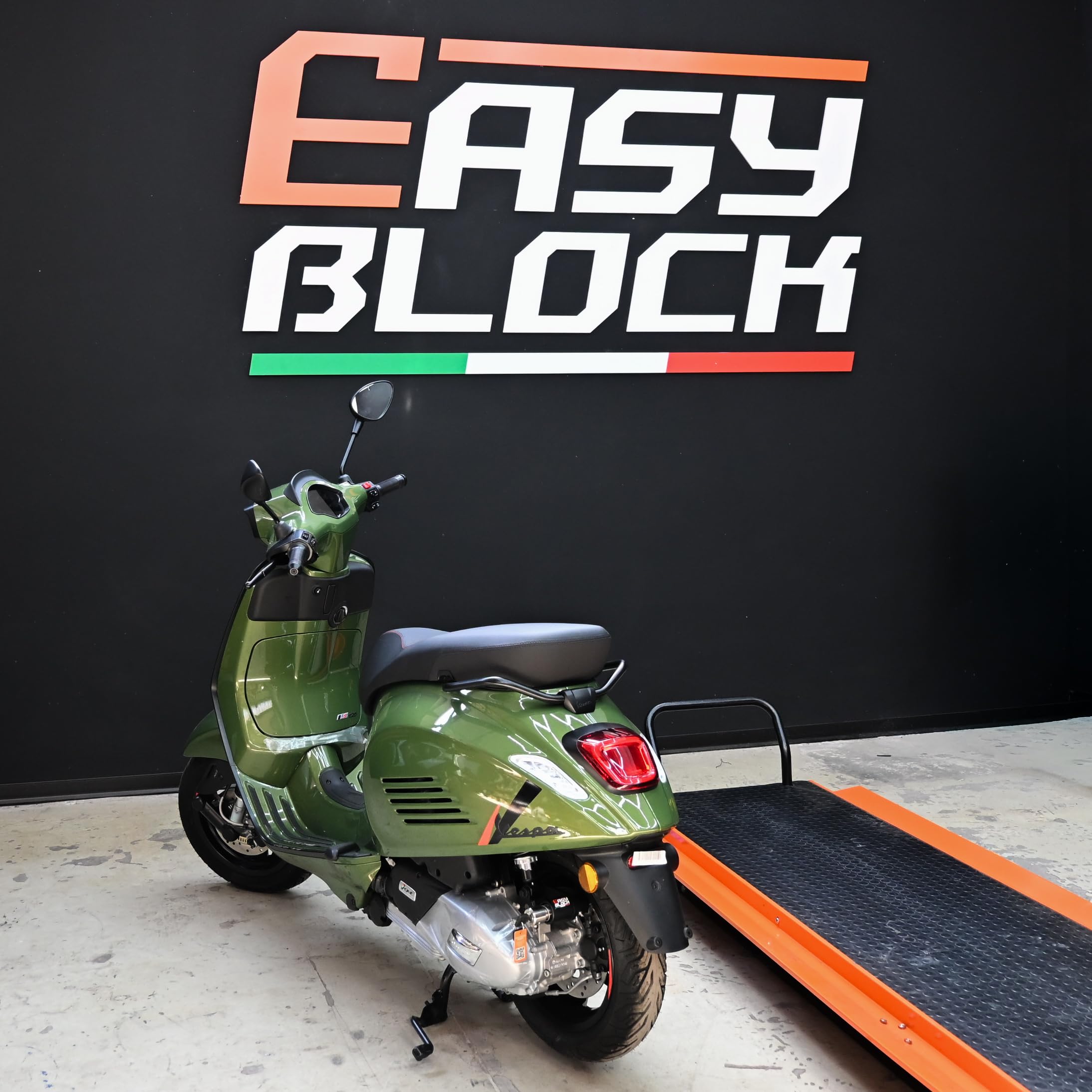EASYBLOCK Antifurto Moto Compatibile con Piaggio VESPA Primavera - Sprint - 125 150 dal 2026 (freno a disco) Antifurto Blocca Ruota Blocca Disco Lucchetto Protezione Installato su Moto E Scooter