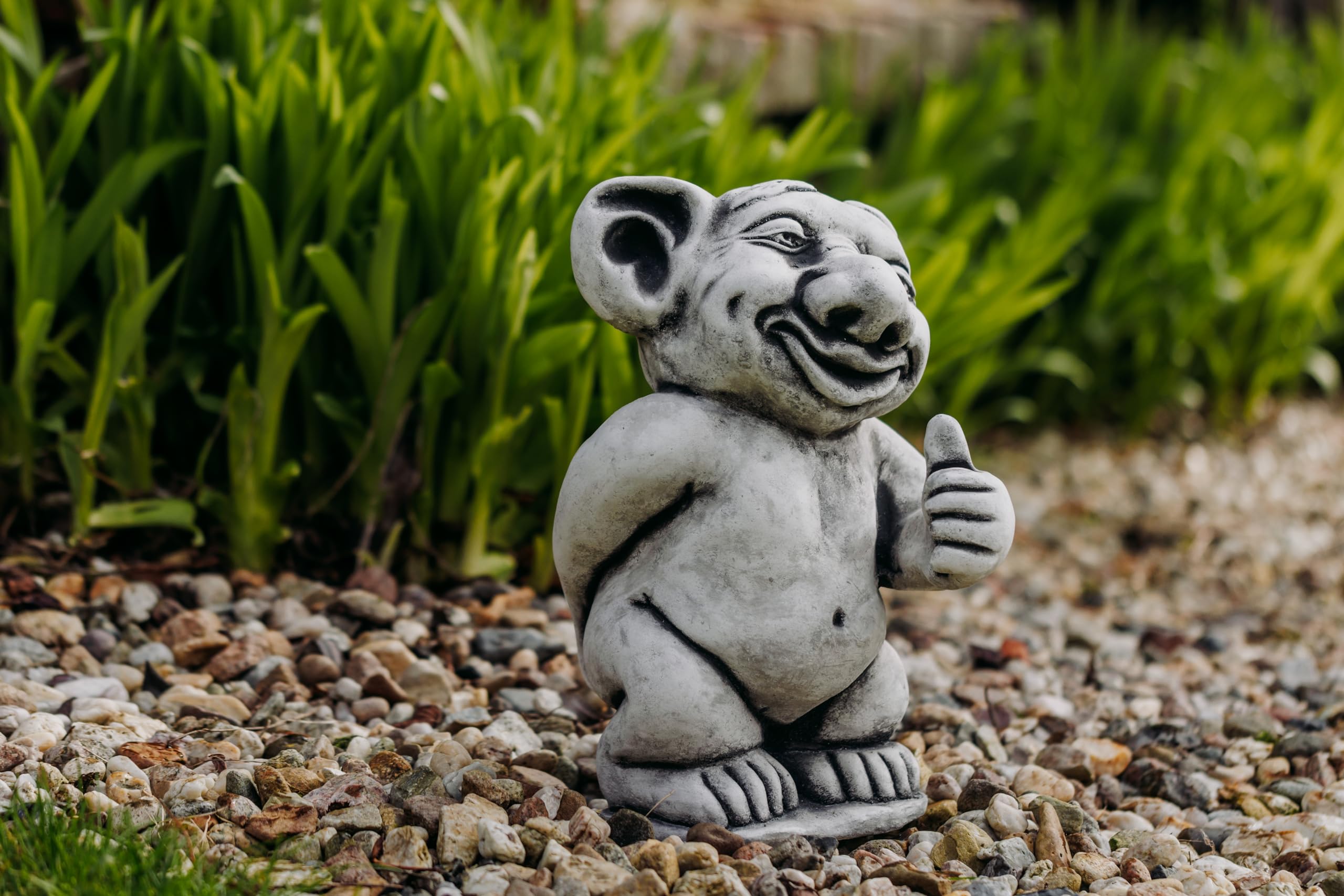 gartendekoparadies.de Massive Steinfigur XXL Troll Alles Prima! H. 37 cm, 16 kg Gnom Wichtel Kobold aus Steinguss Frostsicher Grau