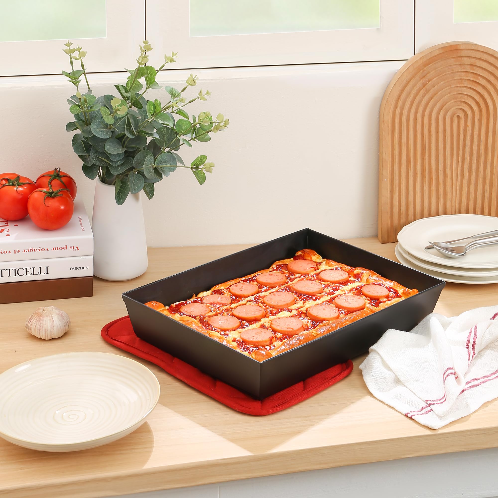 Patelnia do pizzy w stylu Detroit 14 x 10 x 2,5 ze stali węglowej (nieprzywierająca bez dwuletniej BPA) Wymień patelnię do pizzy Lloyds wstępnie zaprawioną patelnię do pizzy w stylu