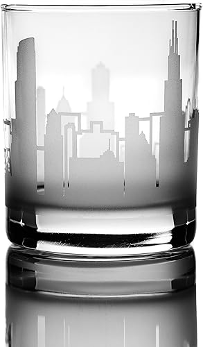 Greenline Goods Vasos de whisky  Vaso de 10 onzas para los amantes de Chicago (vaso individual)  Grabado con Chicago, IL Skyline  Cristalería