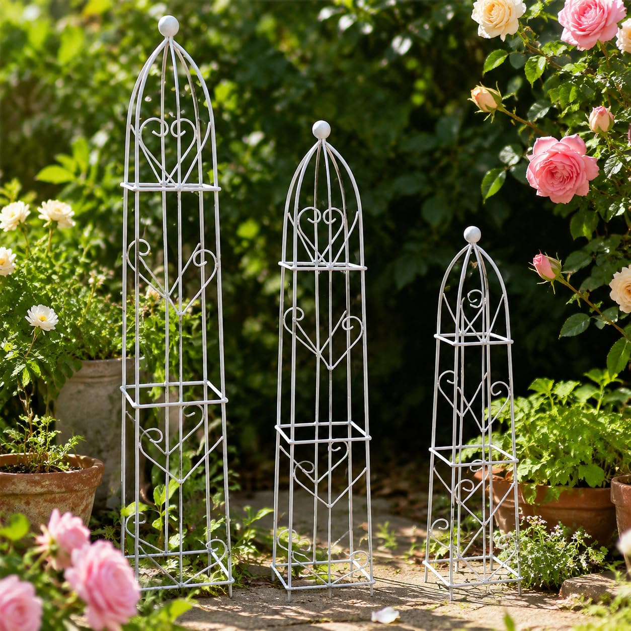 Traliccio per rampicanti da esterno a forma di cuore – Graticcio decorativo in metallo, sostegno per piante da giardino, set da 3 pezzi, Set di tre tralicci a cuore bianchi, Piccolo