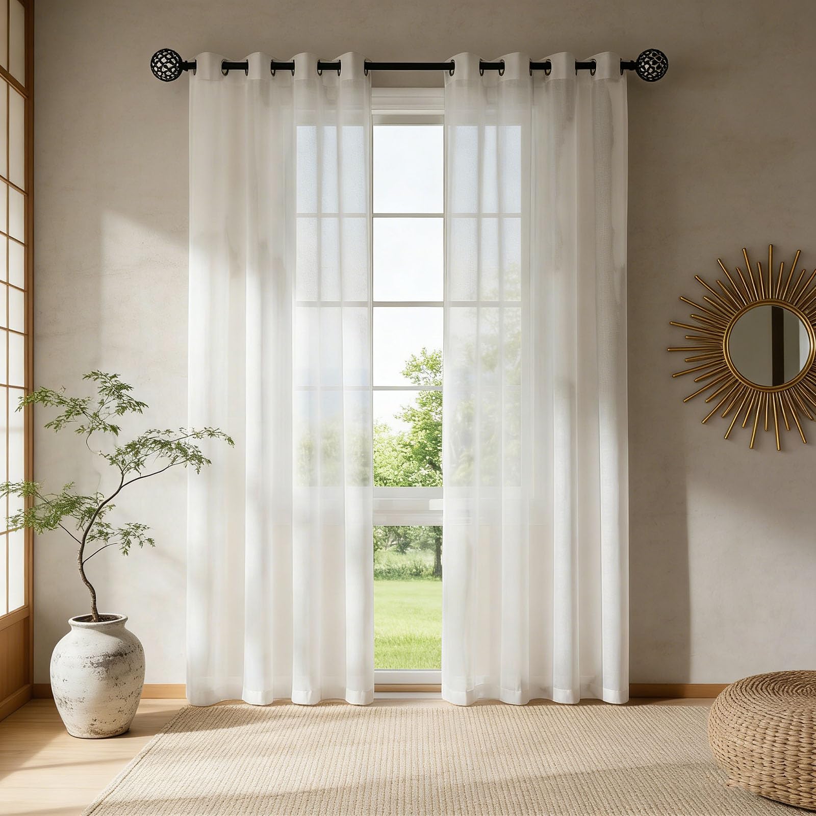 Voilages transparents à oeillets au design raffiné pour maison élégante