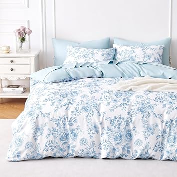 Wake In Cloud - Floral Comforter Set, Shabby Chic Cottagecore Coquette Style with Vintage Botanical Flower Pattern, Soft Lightweight Bedding, 3 Pieces, Blue White, Twin/Twin XL Size