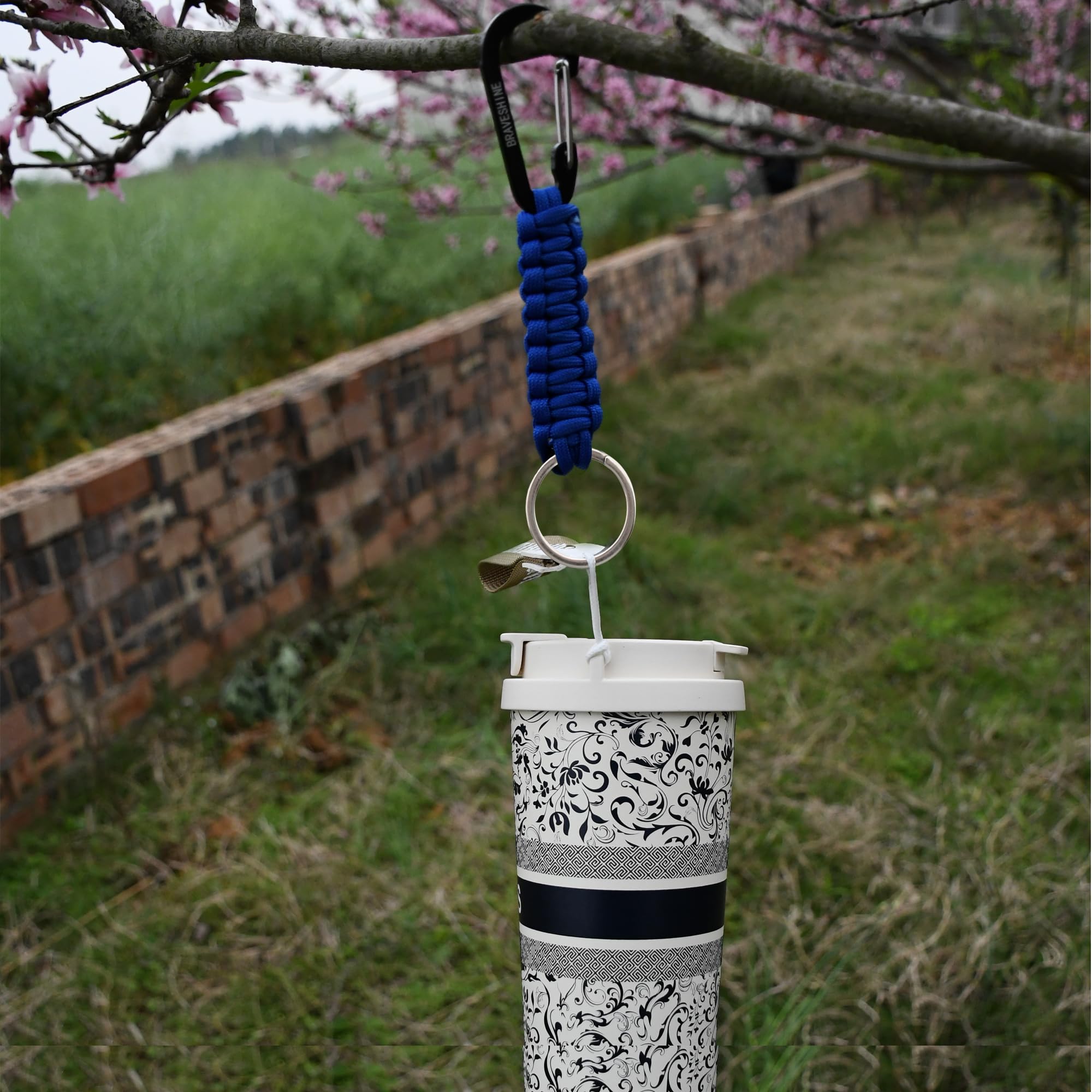 DECI Carabiner Macrame Keychain　OVY DECI Carabiner Macrame Keychain OVY