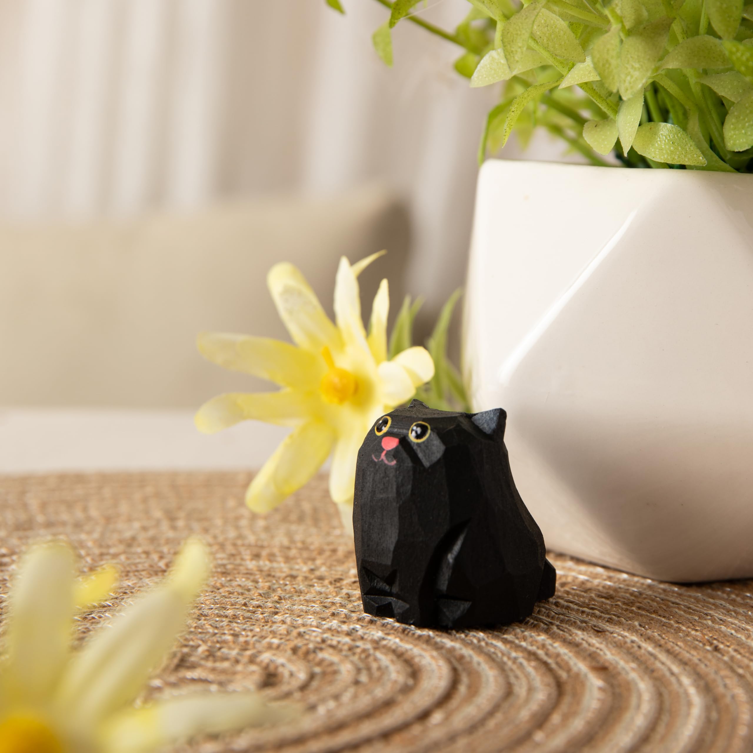 Amazon.co.jp: MegeFul かわいい小さな木製黒猫の置物、手作りの彫刻
