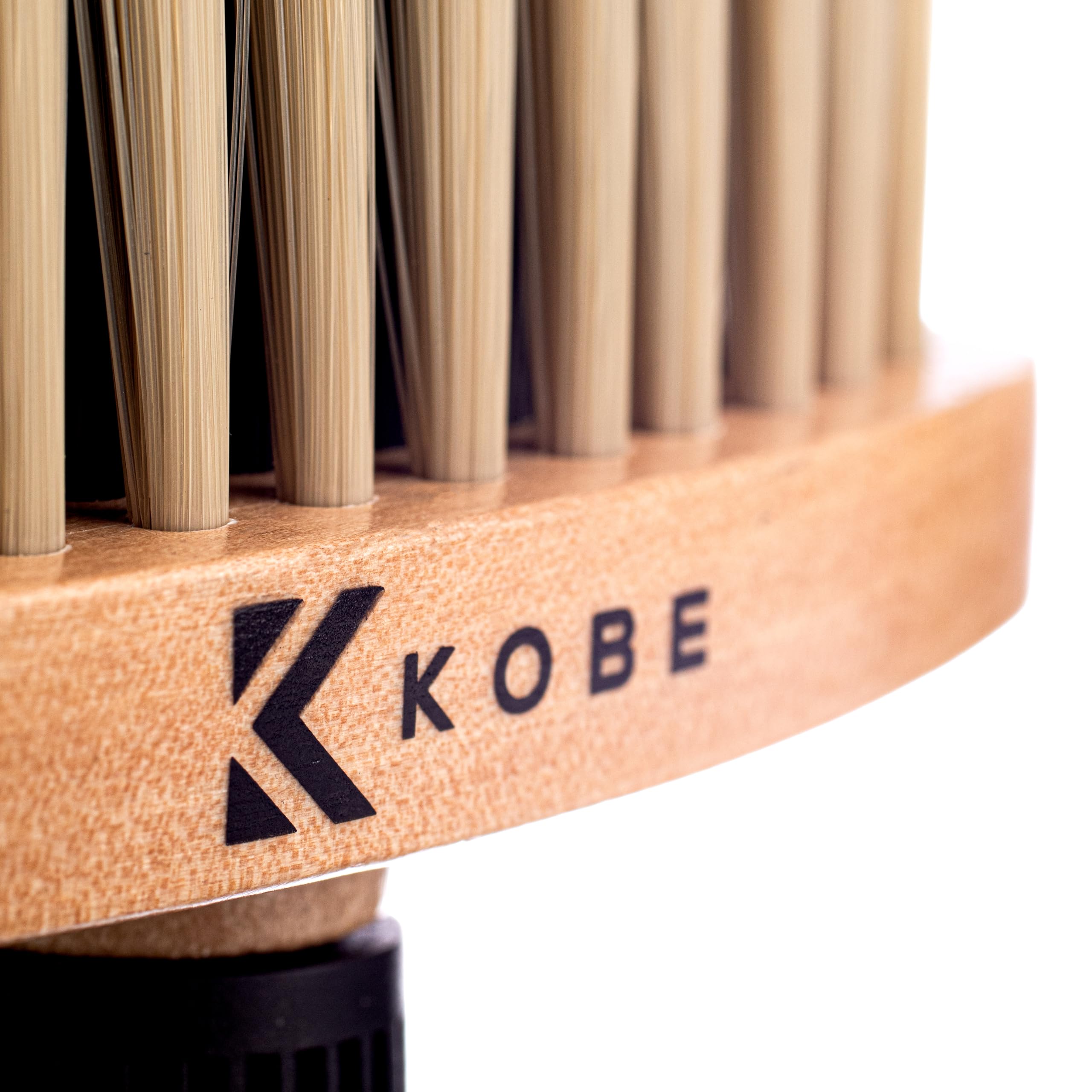 Kobe Professionelle Friseurbürste Kaja – Friseur-Zubehör – weiche Salon-Halsbürste zum Schneiden, Reinigen und Entfernen von verstreuten Haaren – für Friseure und Friseure