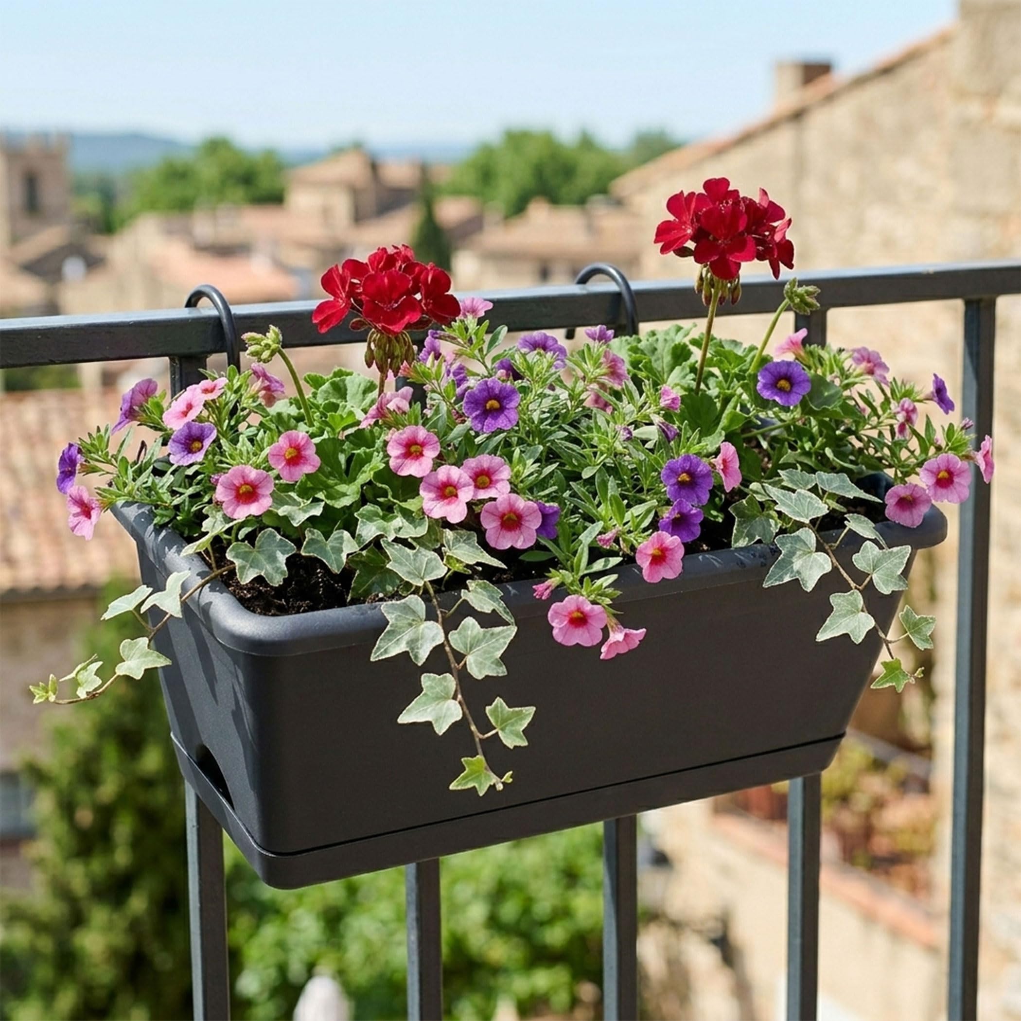 Spetebo Balkon Blumenkasten mit Halterung und Bewässerungssystem - 4 Stück in 40 cm - Kunststoff Geländer Pflanztopf in anthrazit - Blumentopf Pflanzkasten zum Einhängen mit Wasserablauf