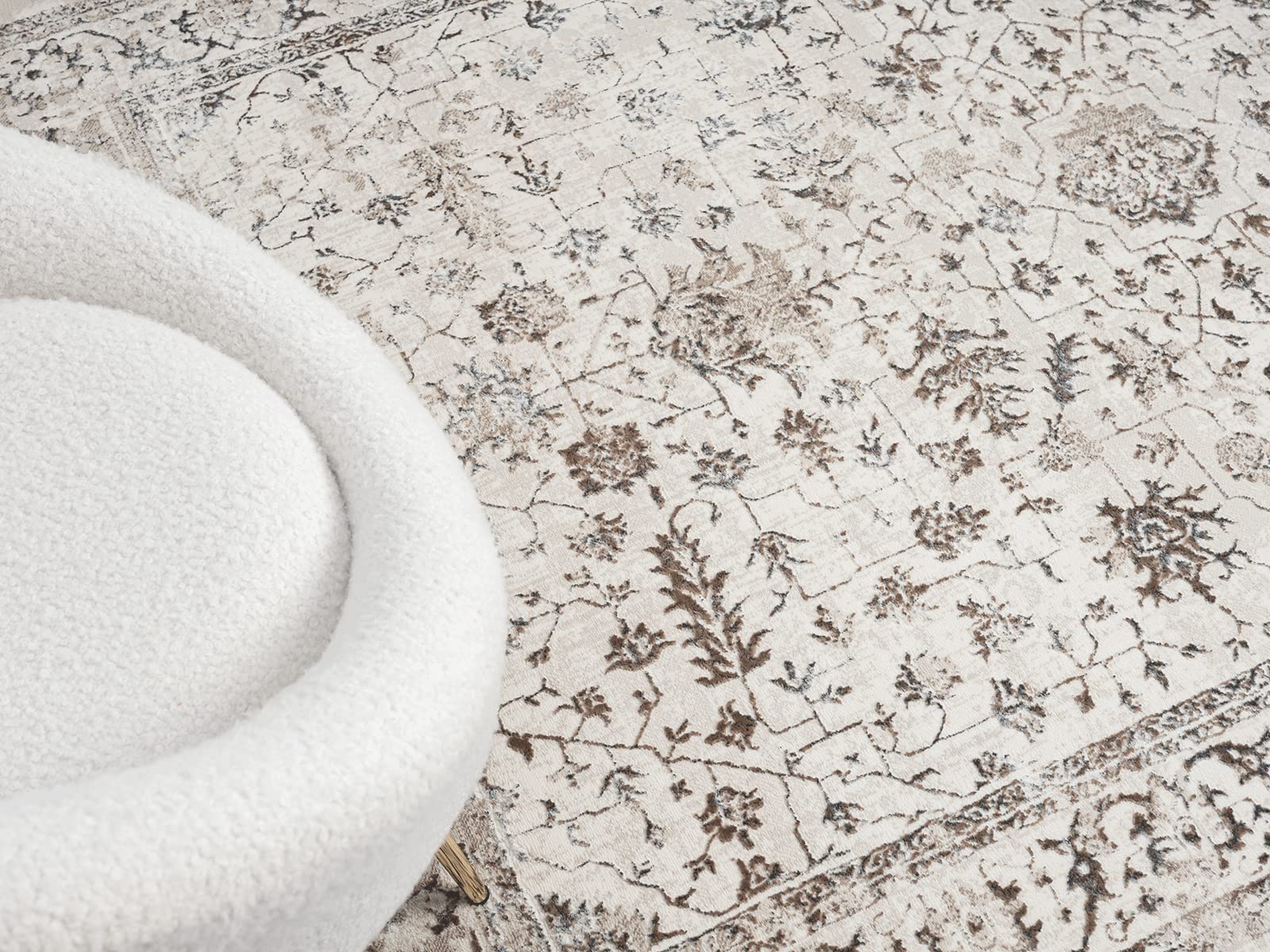 the carpet Mila Teppich – moderner Kurzflor Wohnzimmerteppich mit 3D Hoch-Tief-Effekt, Glanzeffekt & weicher Oberfläche, Fußbodenheizung geeignet, Bordüre, Creme, 200 x 290 cm